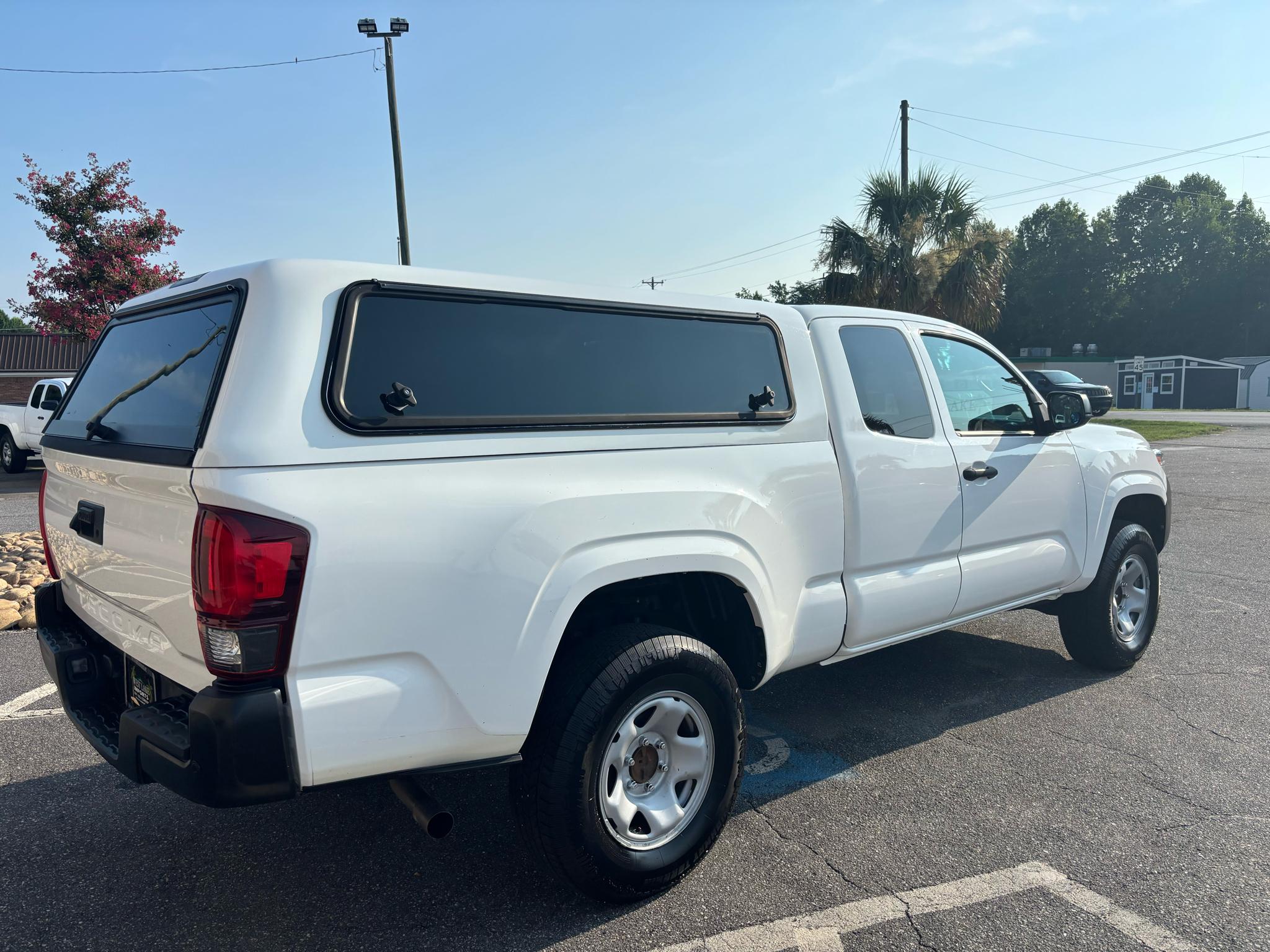 Toyota Tacoma 2WD SR5 Access Cab 6' Bed I4 AT (Natl) 2022