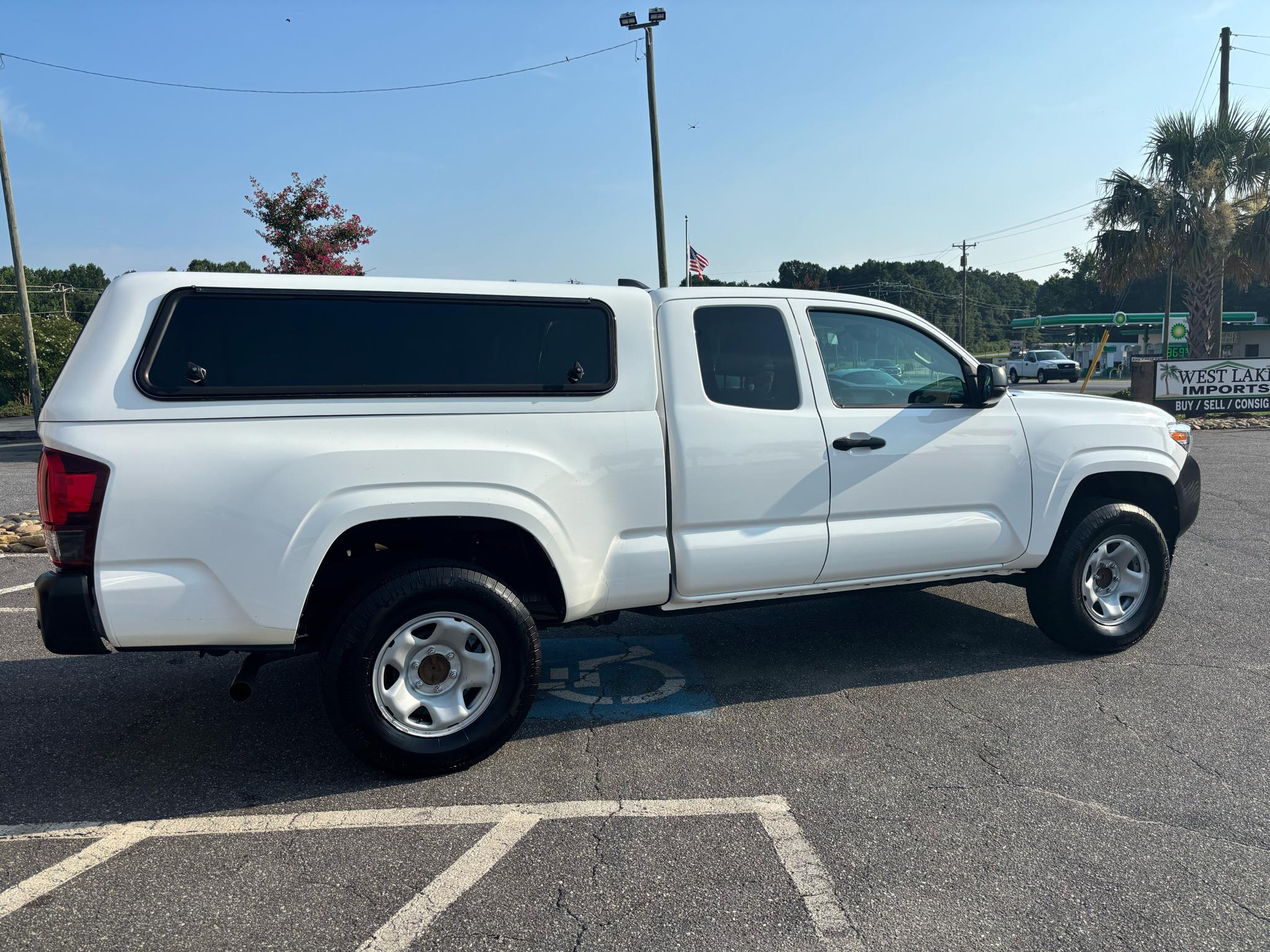 Toyota Tacoma 2WD SR5 Access Cab 6' Bed I4 AT (Natl) 2022