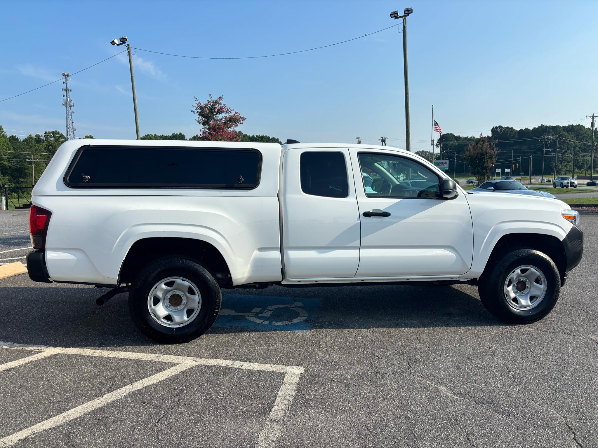 Toyota Tacoma 2WD SR5 Access Cab 6' Bed I4 AT (Natl) 2022