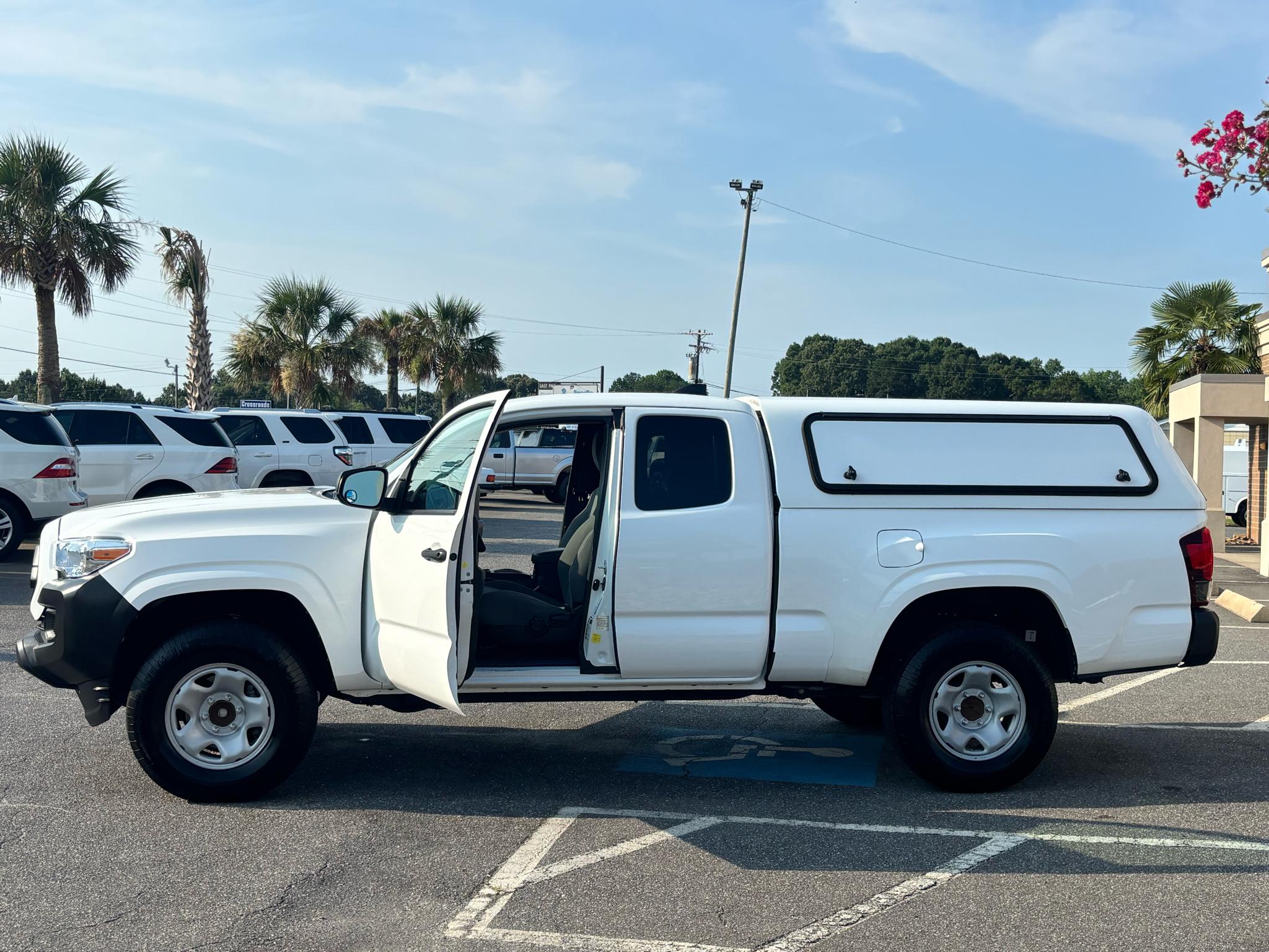Toyota Tacoma 2WD SR5 Access Cab 6' Bed I4 AT (Natl) 2022
