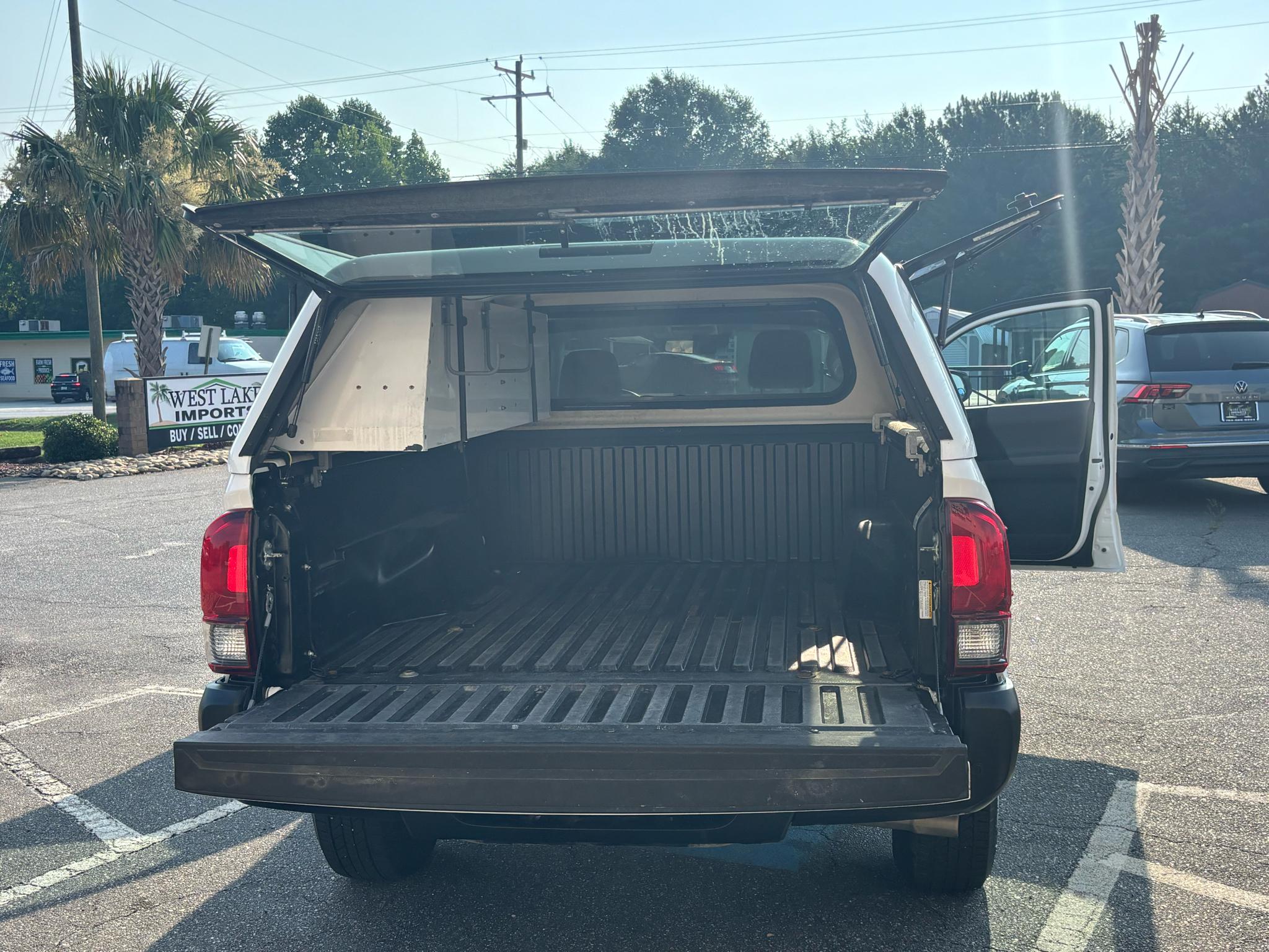 Toyota Tacoma 2WD SR5 Access Cab 6' Bed I4 AT (Natl) 2022