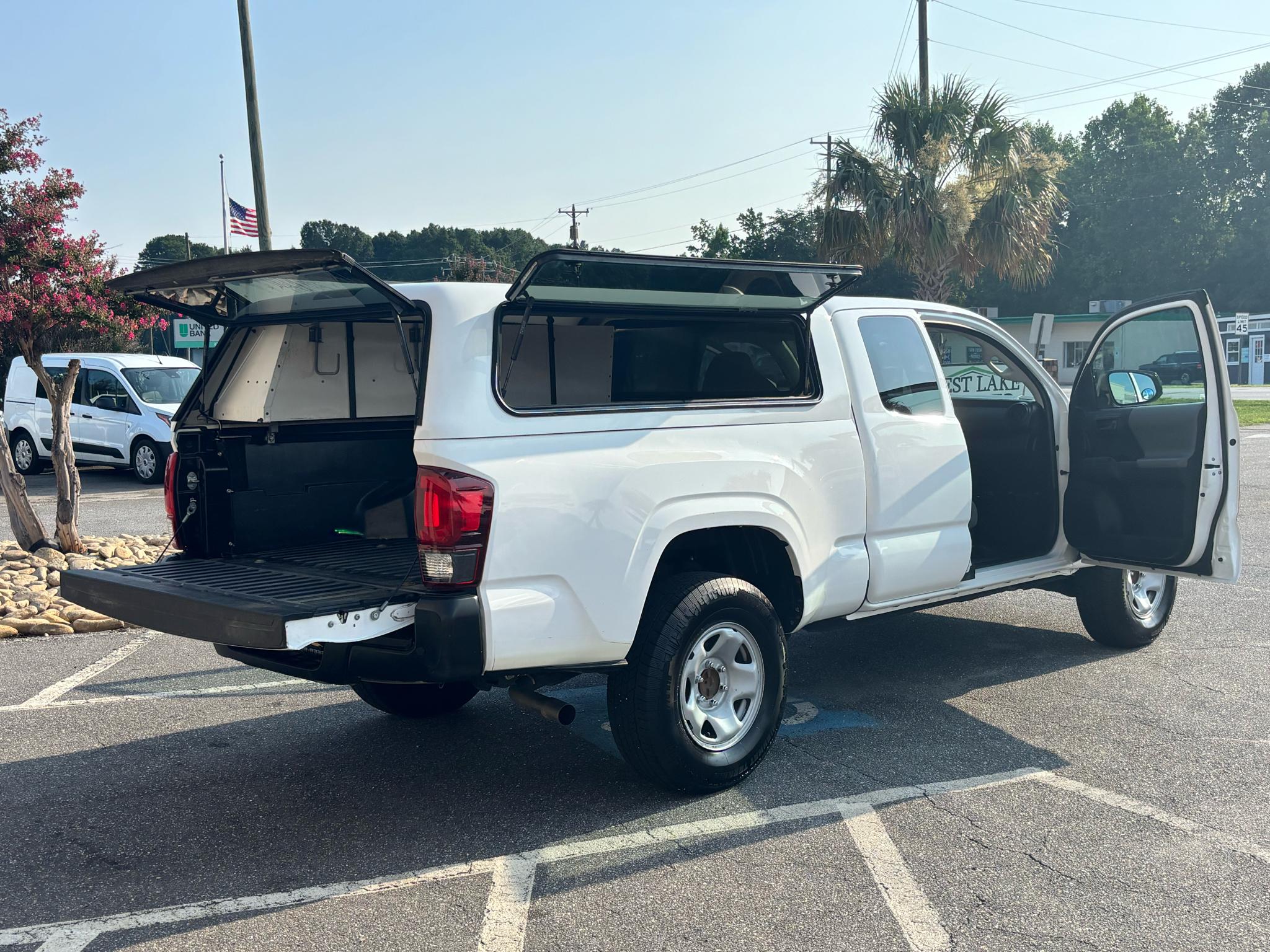 Toyota Tacoma 2WD SR5 Access Cab 6' Bed I4 AT (Natl) 2022
