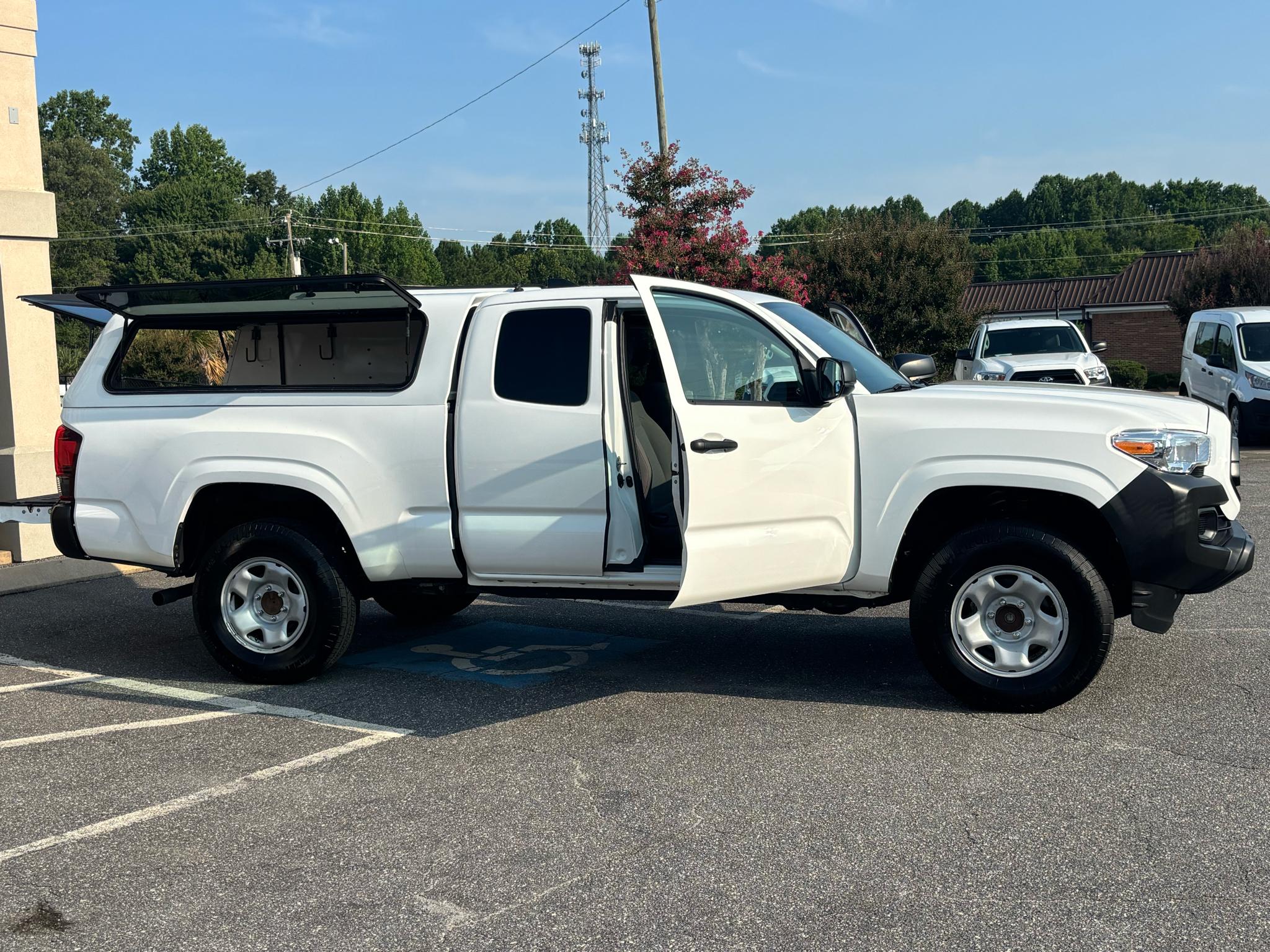 Toyota Tacoma 2WD SR5 Access Cab 6' Bed I4 AT (Natl) 2022
