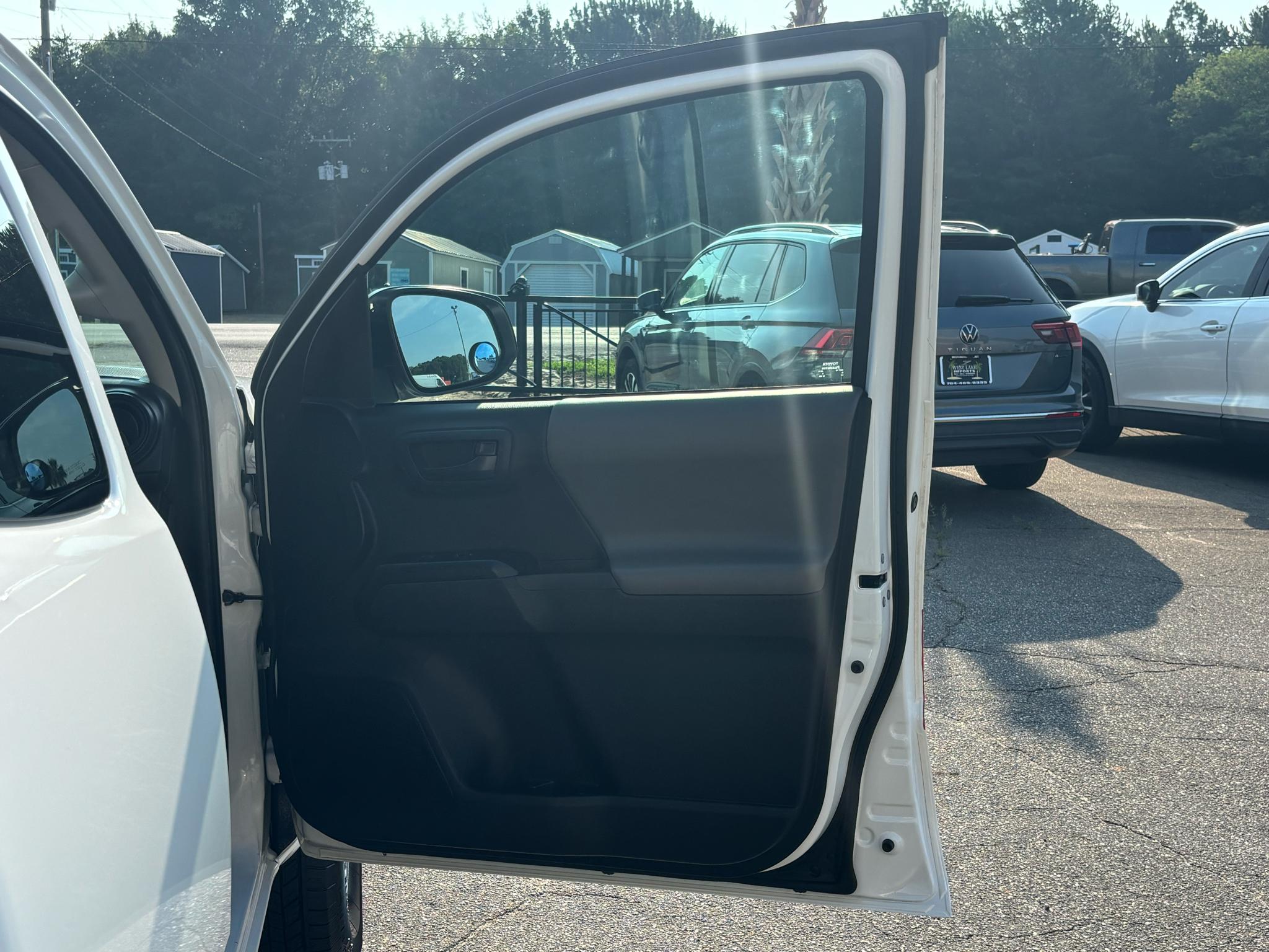 Toyota Tacoma 2WD SR5 Access Cab 6' Bed I4 AT (Natl) 2022