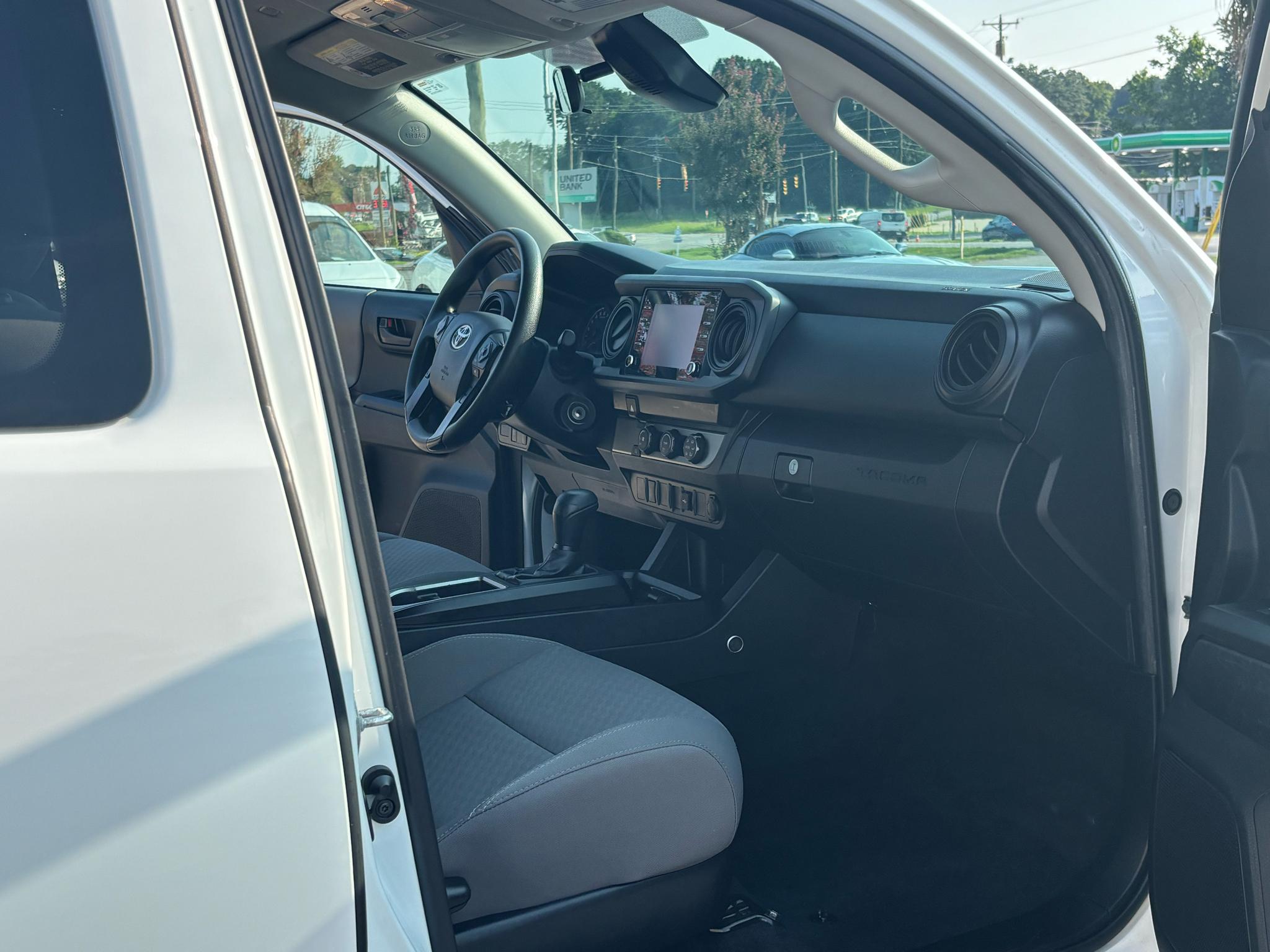 Toyota Tacoma 2WD SR5 Access Cab 6' Bed I4 AT (Natl) 2022