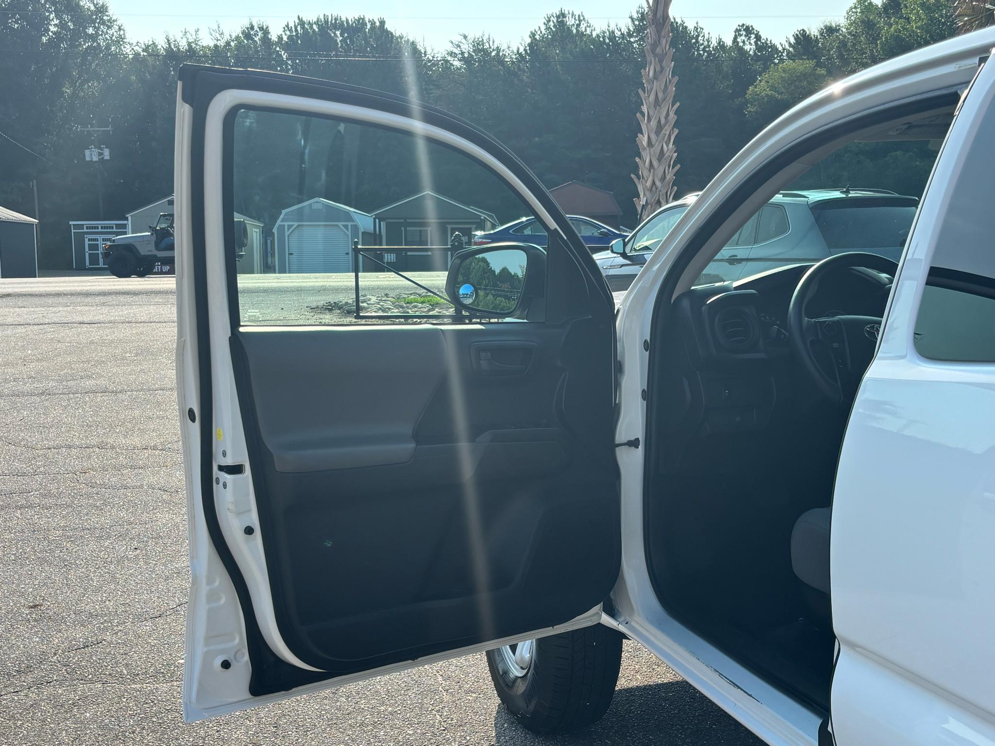 Toyota Tacoma 2WD SR5 Access Cab 6' Bed I4 AT (Natl) 2022