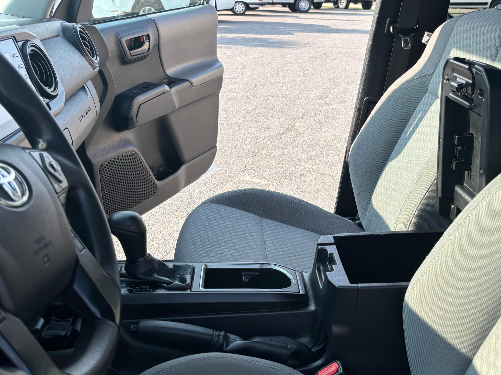Toyota Tacoma 2WD SR5 Access Cab 6' Bed I4 AT (Natl) 2022