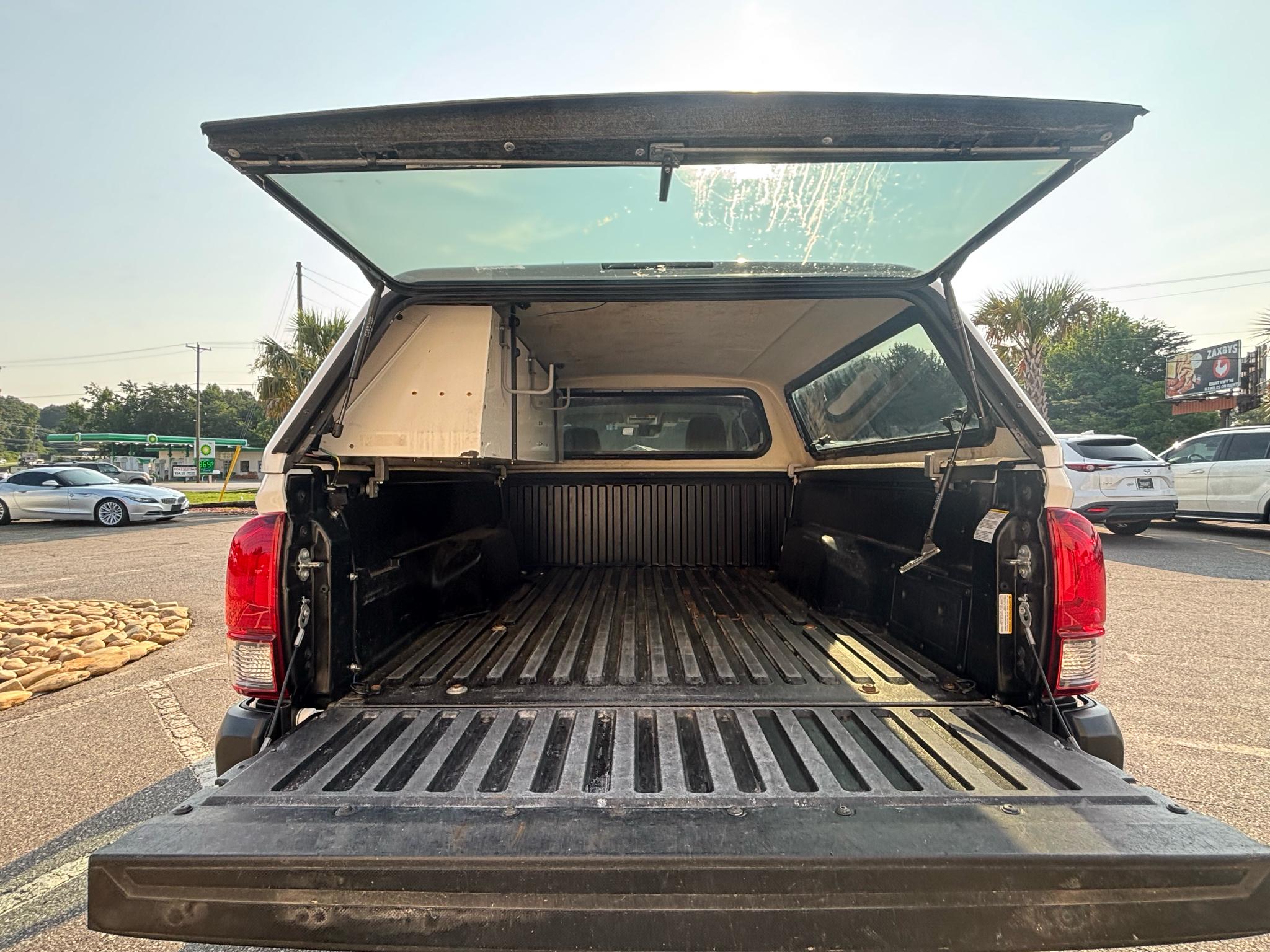 Toyota Tacoma 2WD SR5 Access Cab 6' Bed I4 AT (Natl) 2022