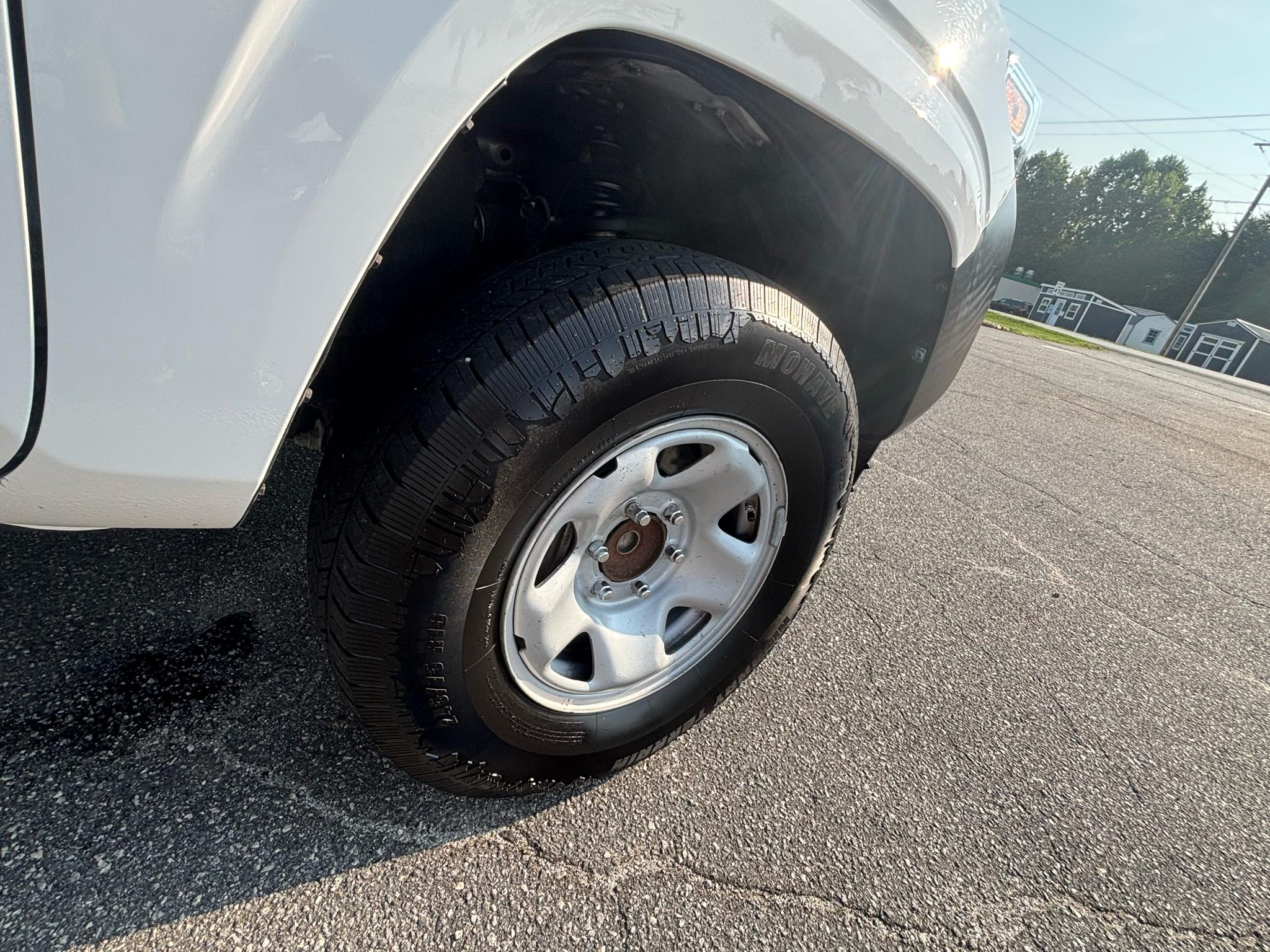 Toyota Tacoma 2WD SR5 Access Cab 6' Bed I4 AT (Natl) 2022