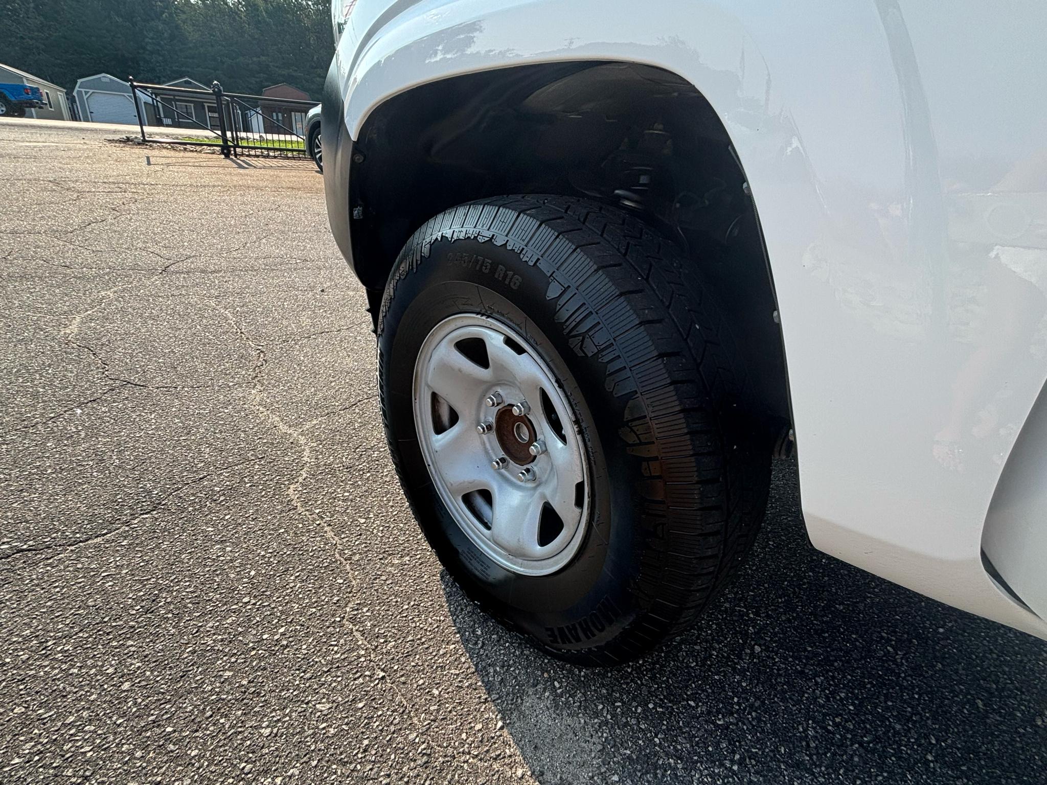Toyota Tacoma 2WD SR5 Access Cab 6' Bed I4 AT (Natl) 2022