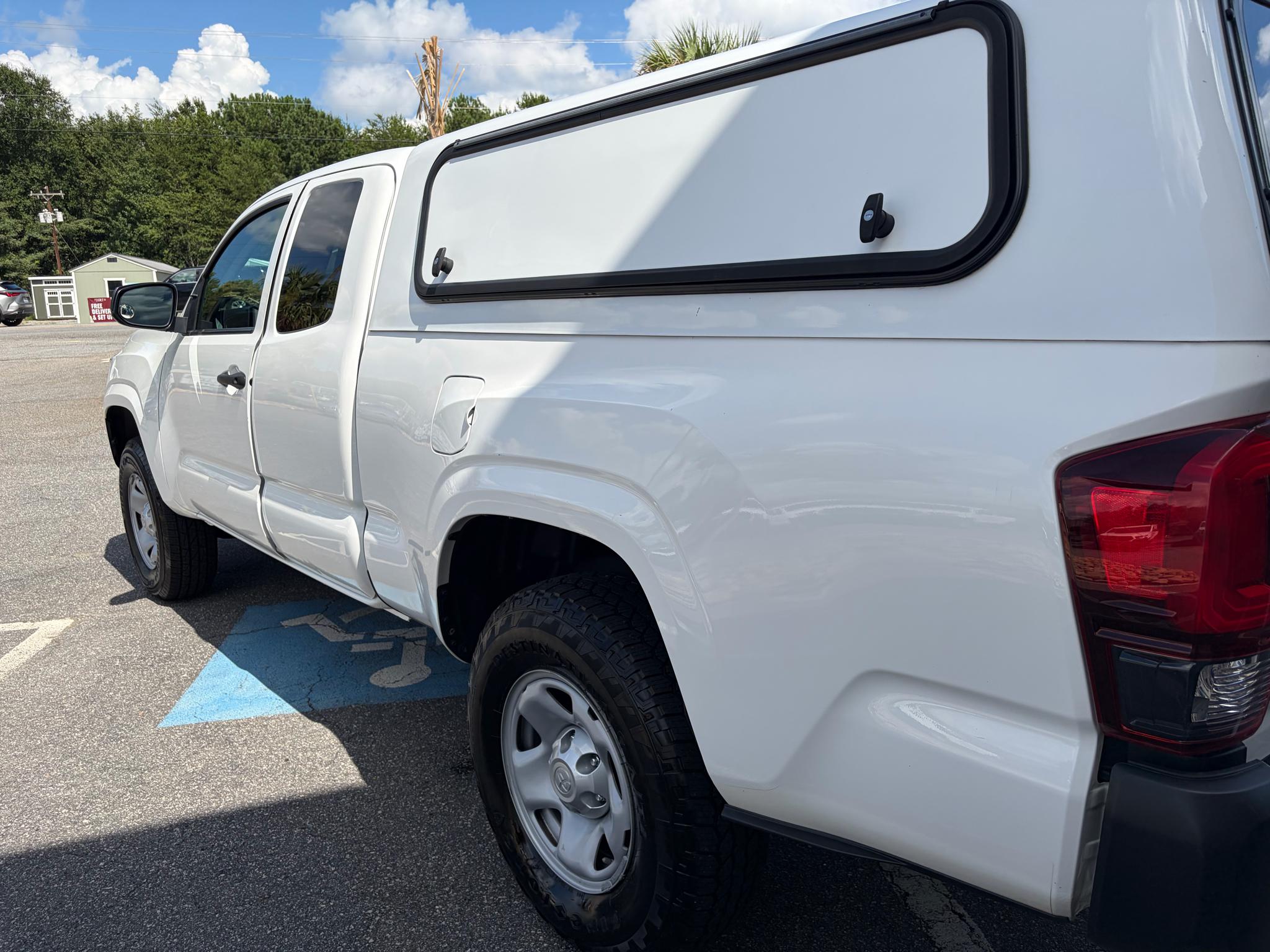 Toyota Tacoma 2WD SR5 Access Cab 6' Bed I4 AT (Natl) 2023