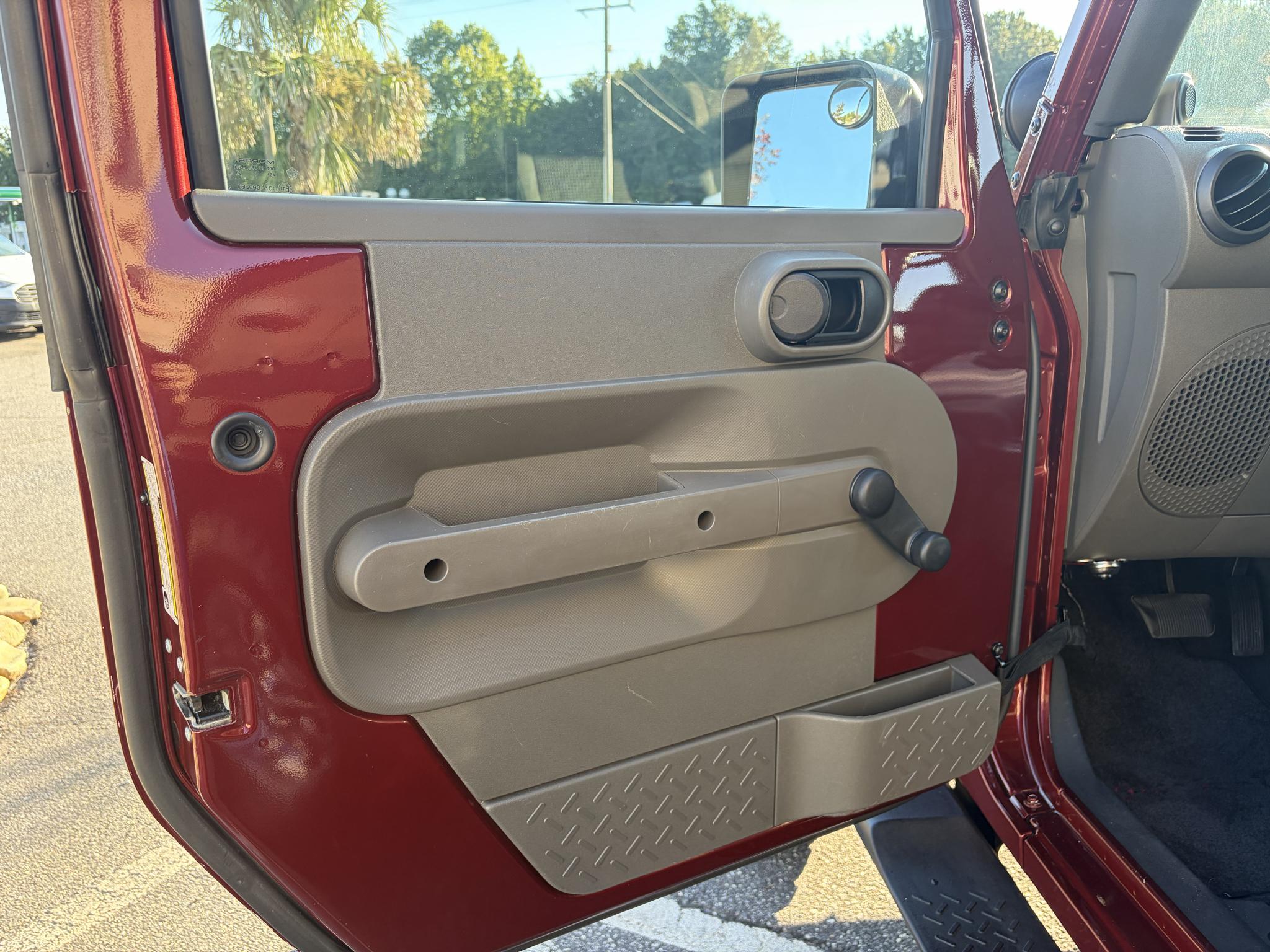 Jeep Wrangler 4WD 2dr Sahara 2007