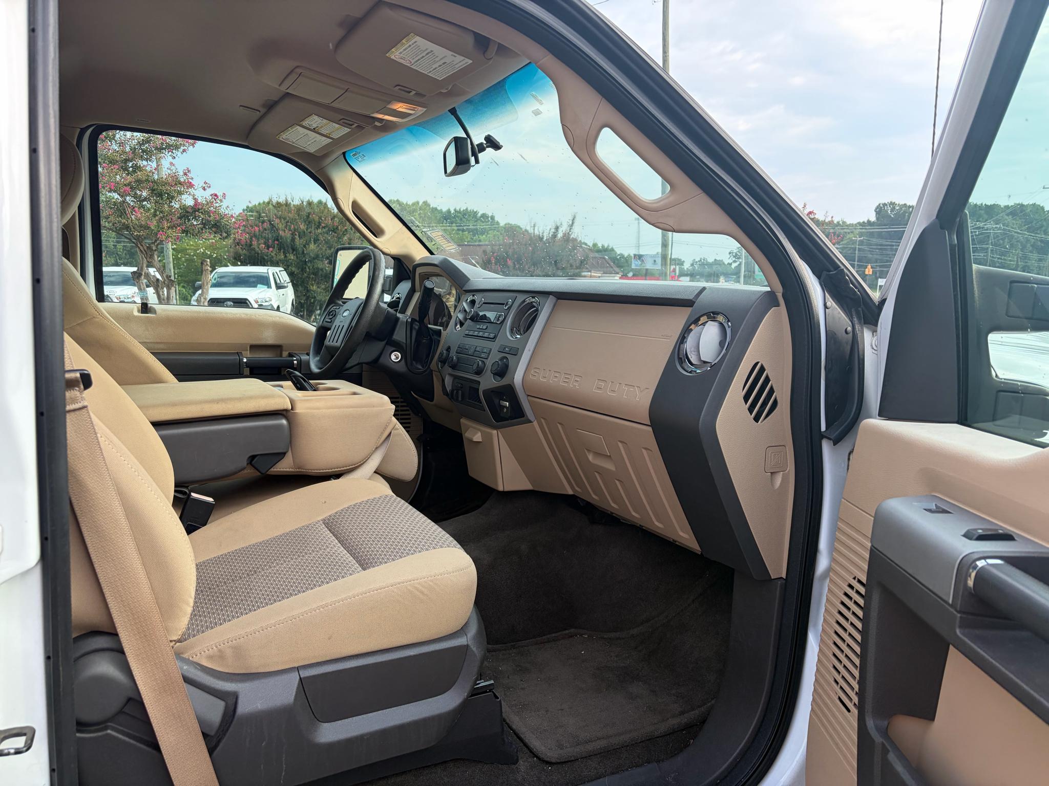 Ford Super Duty F-250 SRW 2WD Crew Cab 156" King Ranch 2015