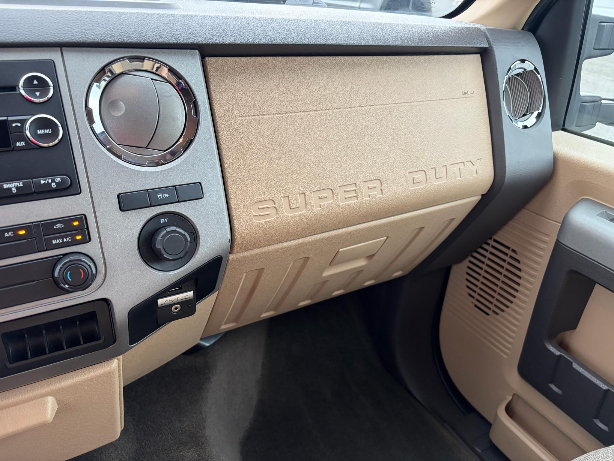 Ford Super Duty F-250 SRW 2WD Crew Cab 156" King Ranch 2015