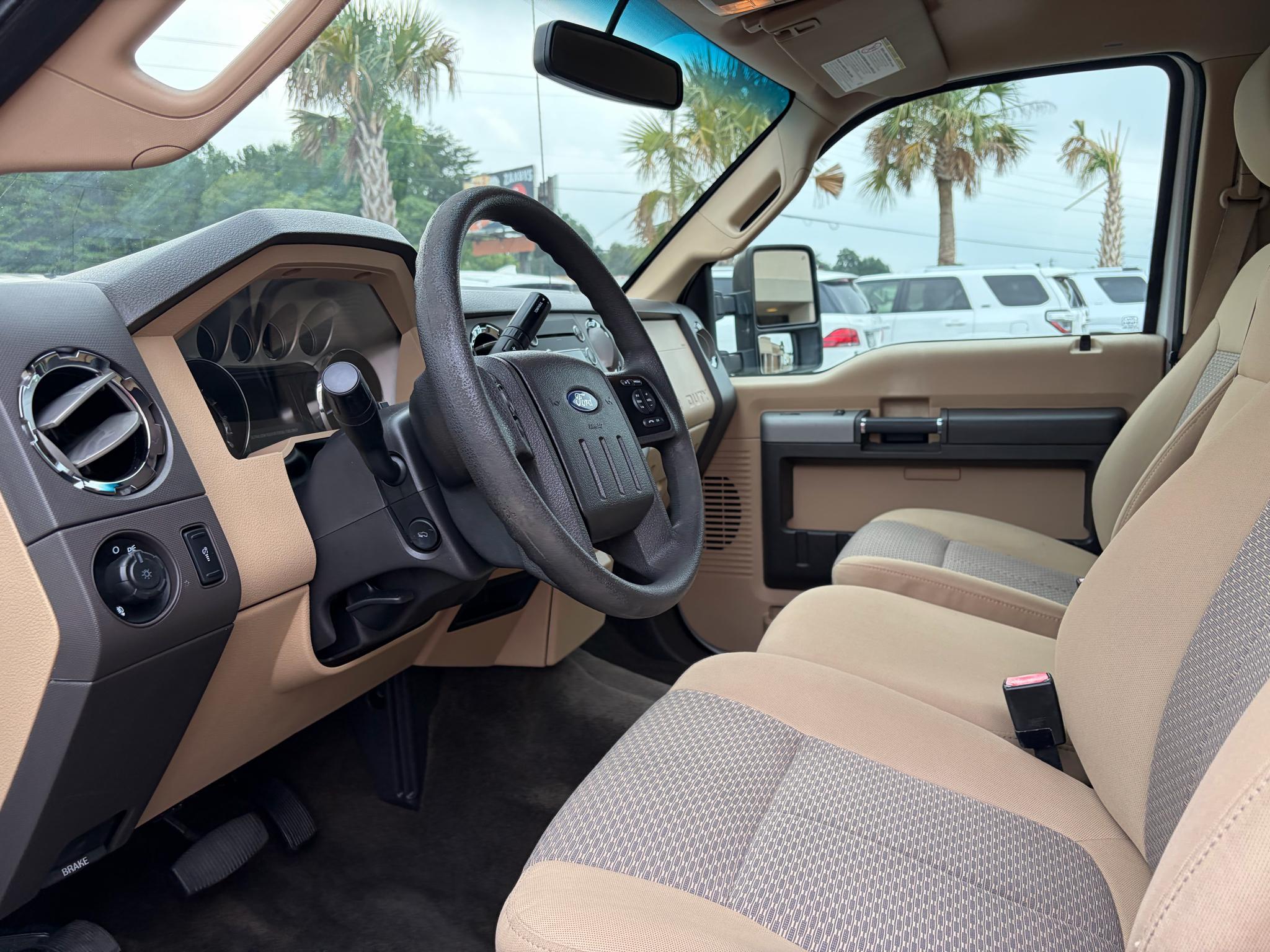 Ford Super Duty F-250 SRW 2WD Crew Cab 156" King Ranch 2015