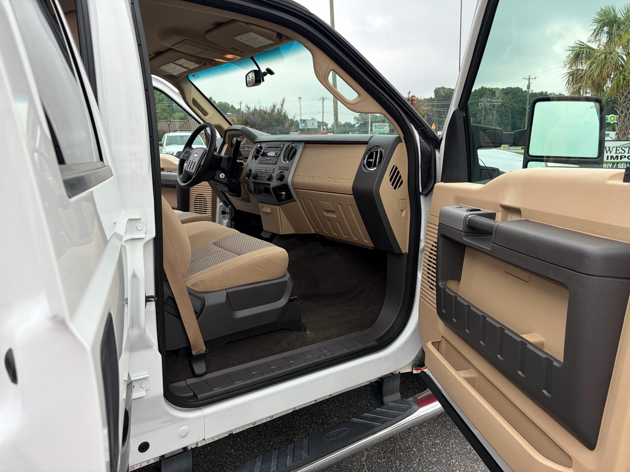 Ford Super Duty F-250 SRW 2WD Crew Cab 156" King Ranch 2015
