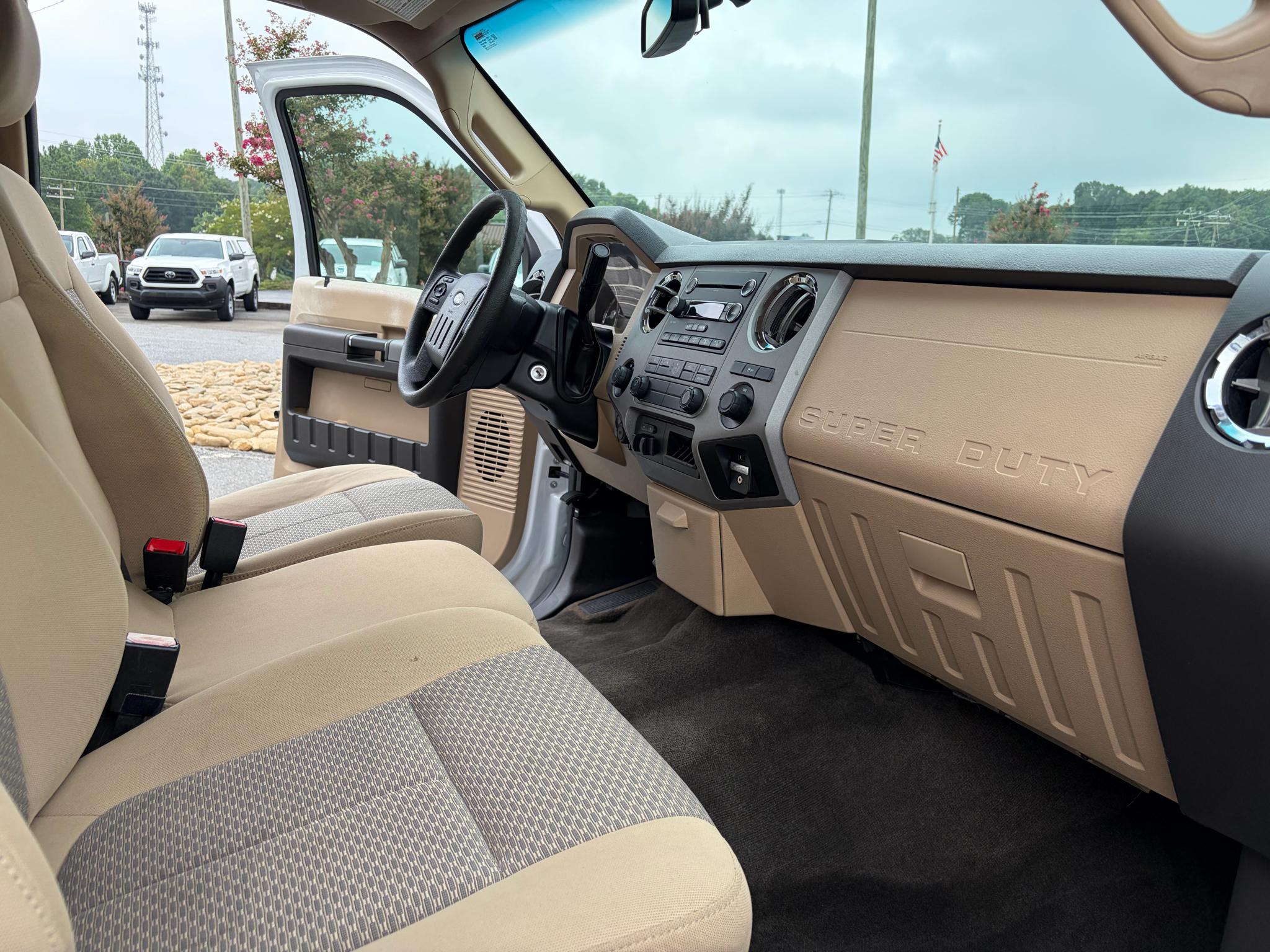 Ford Super Duty F-250 SRW 2WD Crew Cab 156" King Ranch 2015