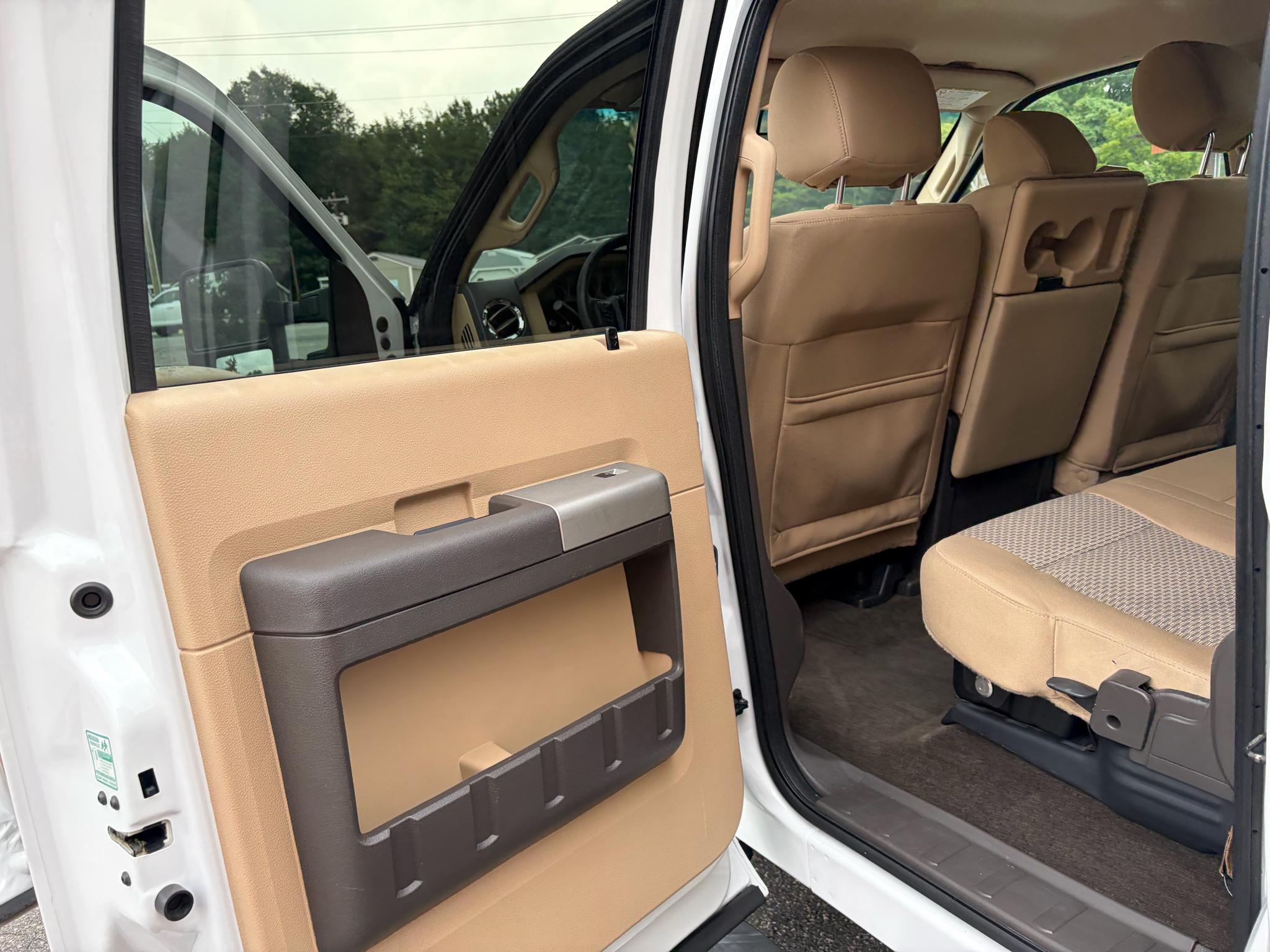 Ford Super Duty F-250 SRW 2WD Crew Cab 156" King Ranch 2015