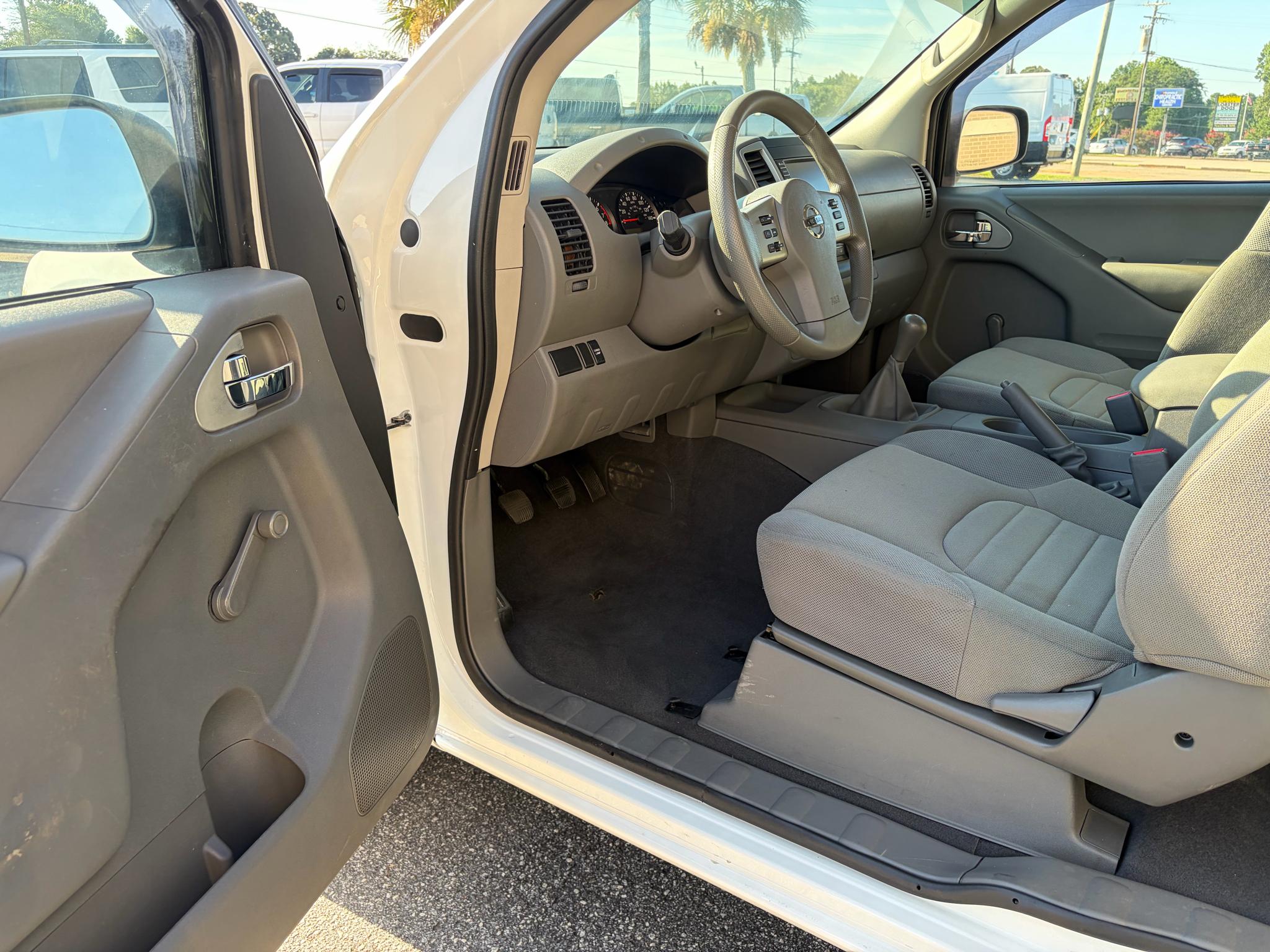 Nissan Frontier King Cab 4x2 S Manual 2019