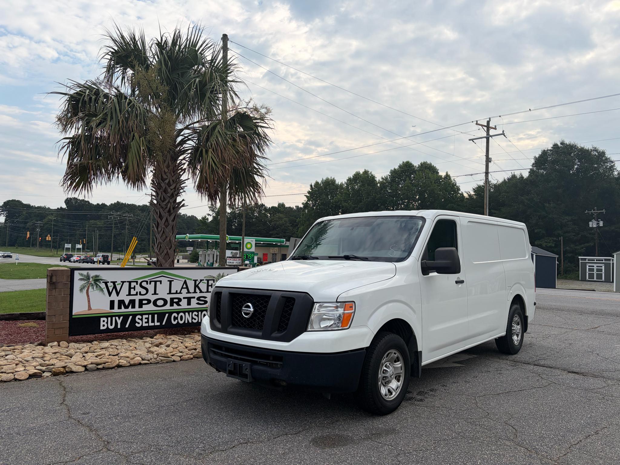 Nissan NV Cargo NV2500 HD Standard Roof V6 SV 2019