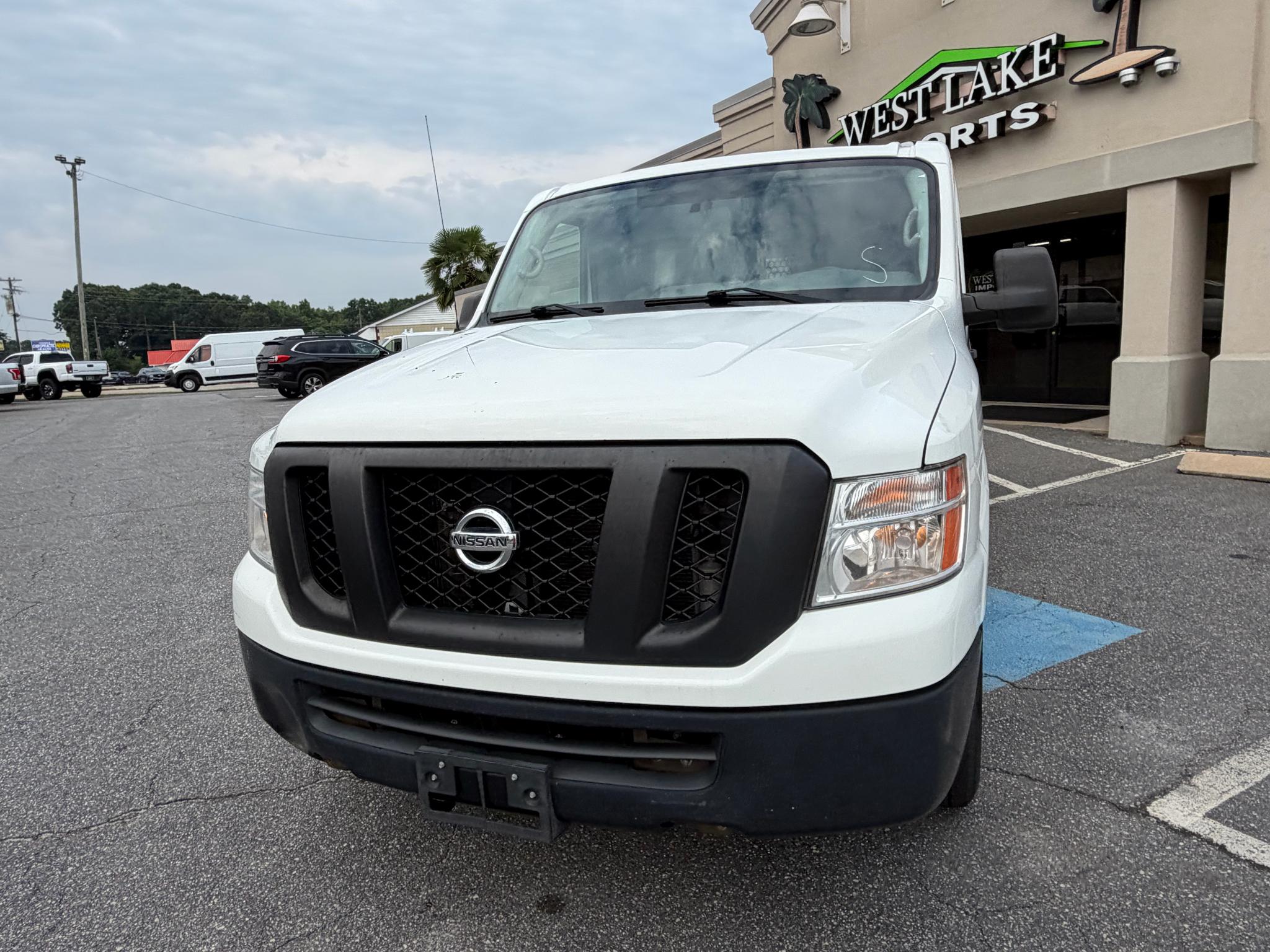 Nissan NV Cargo NV2500 HD Standard Roof V6 SV 2019