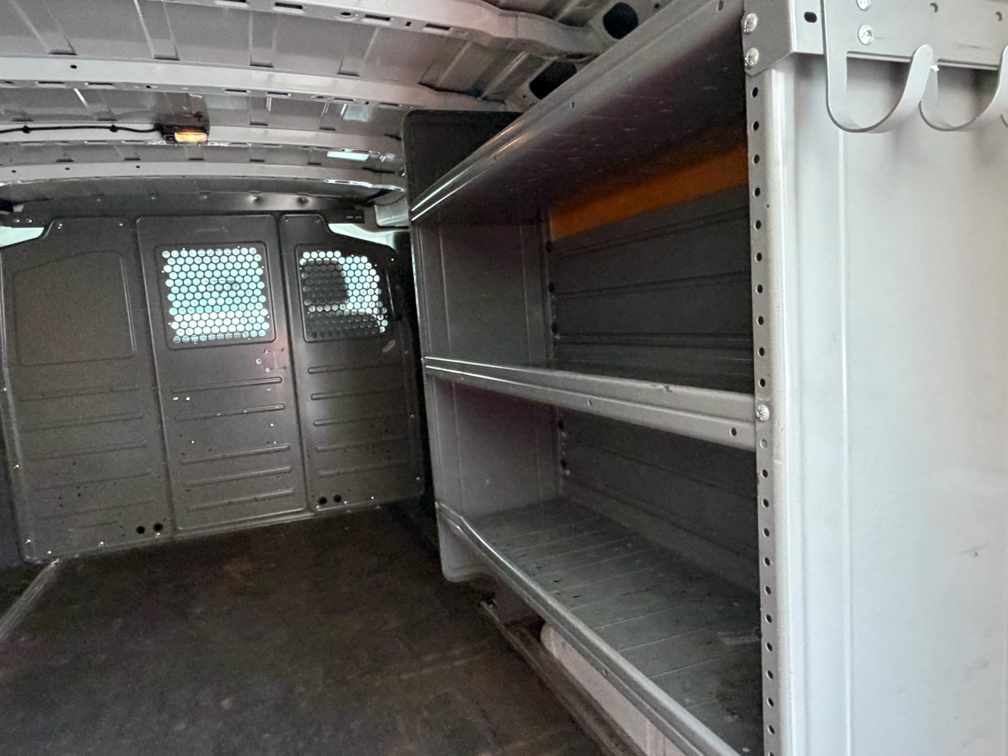 Nissan NV Cargo NV2500 HD Standard Roof V6 SV 2019