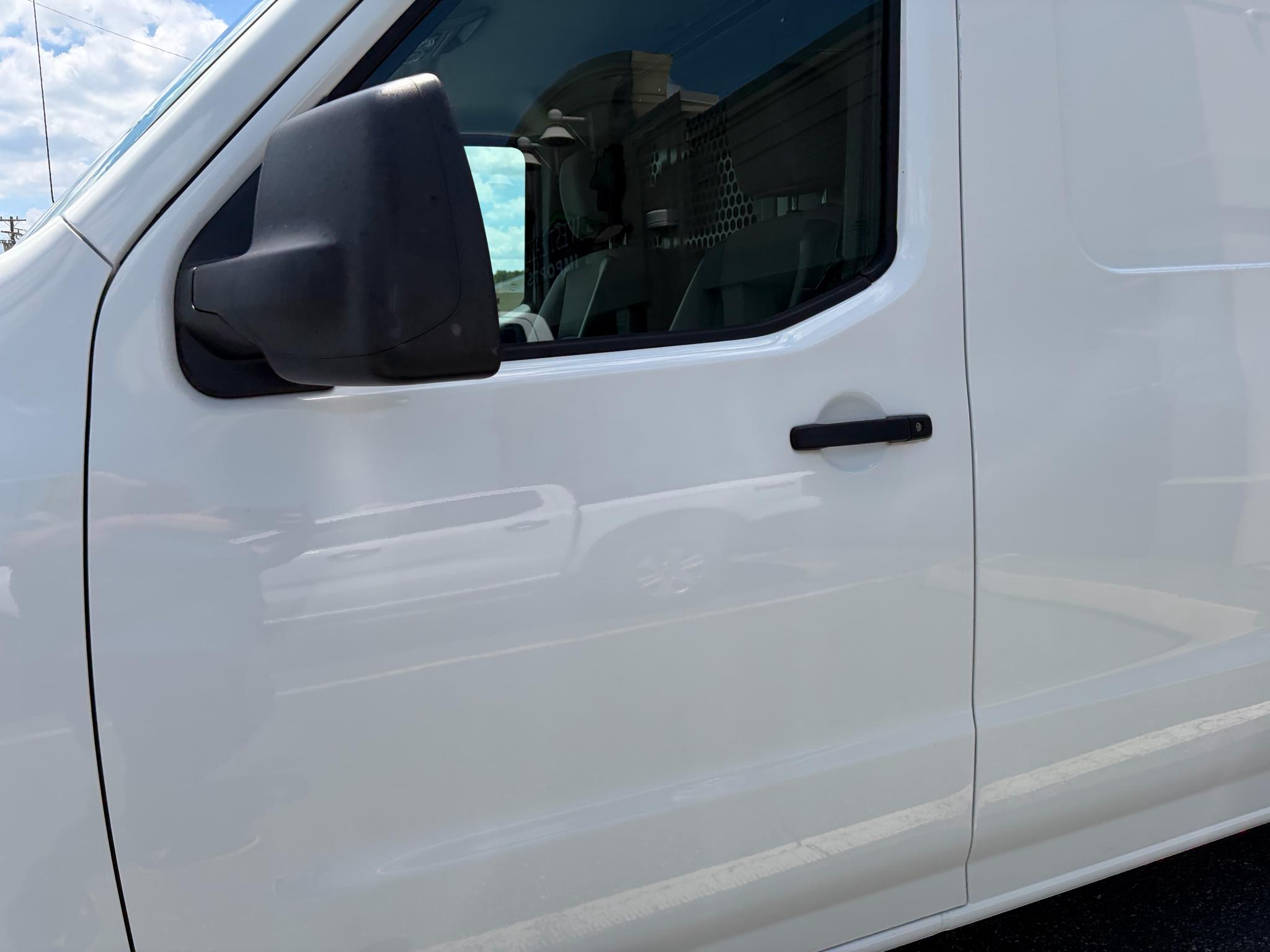 Nissan NV Cargo NV2500 HD Standard Roof V6 SV 2019