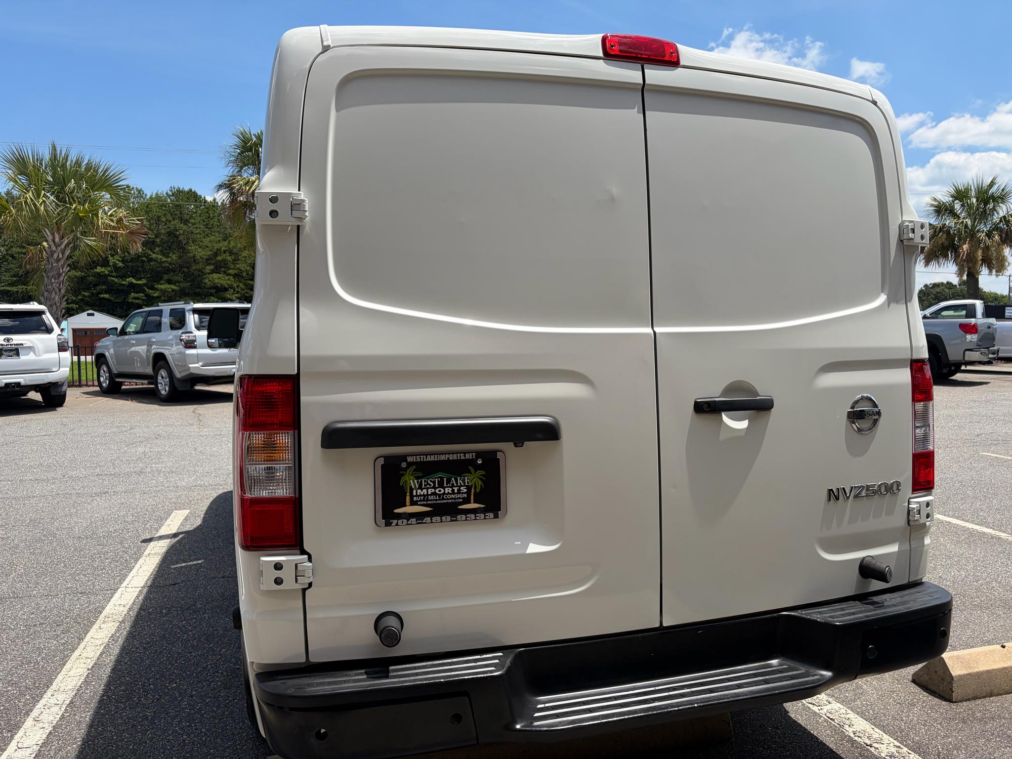 Nissan NV Cargo NV2500 HD Standard Roof V6 SV 2019