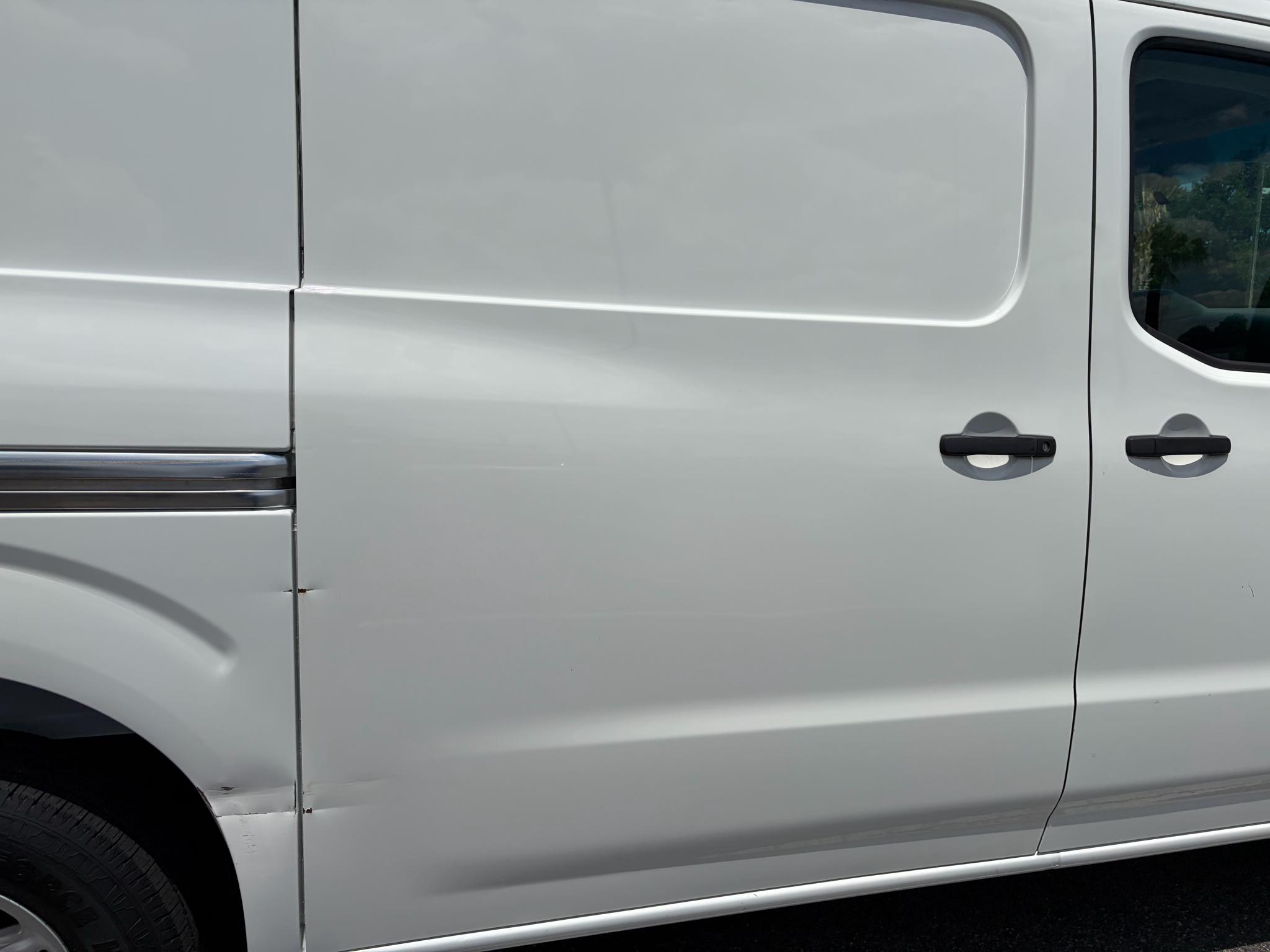 Nissan NV Cargo NV2500 HD Standard Roof V6 SV 2019