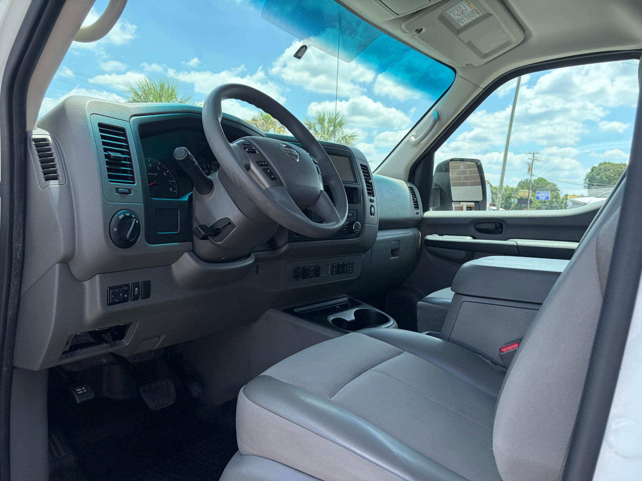 Nissan NV Cargo NV2500 HD Standard Roof V6 SV 2019