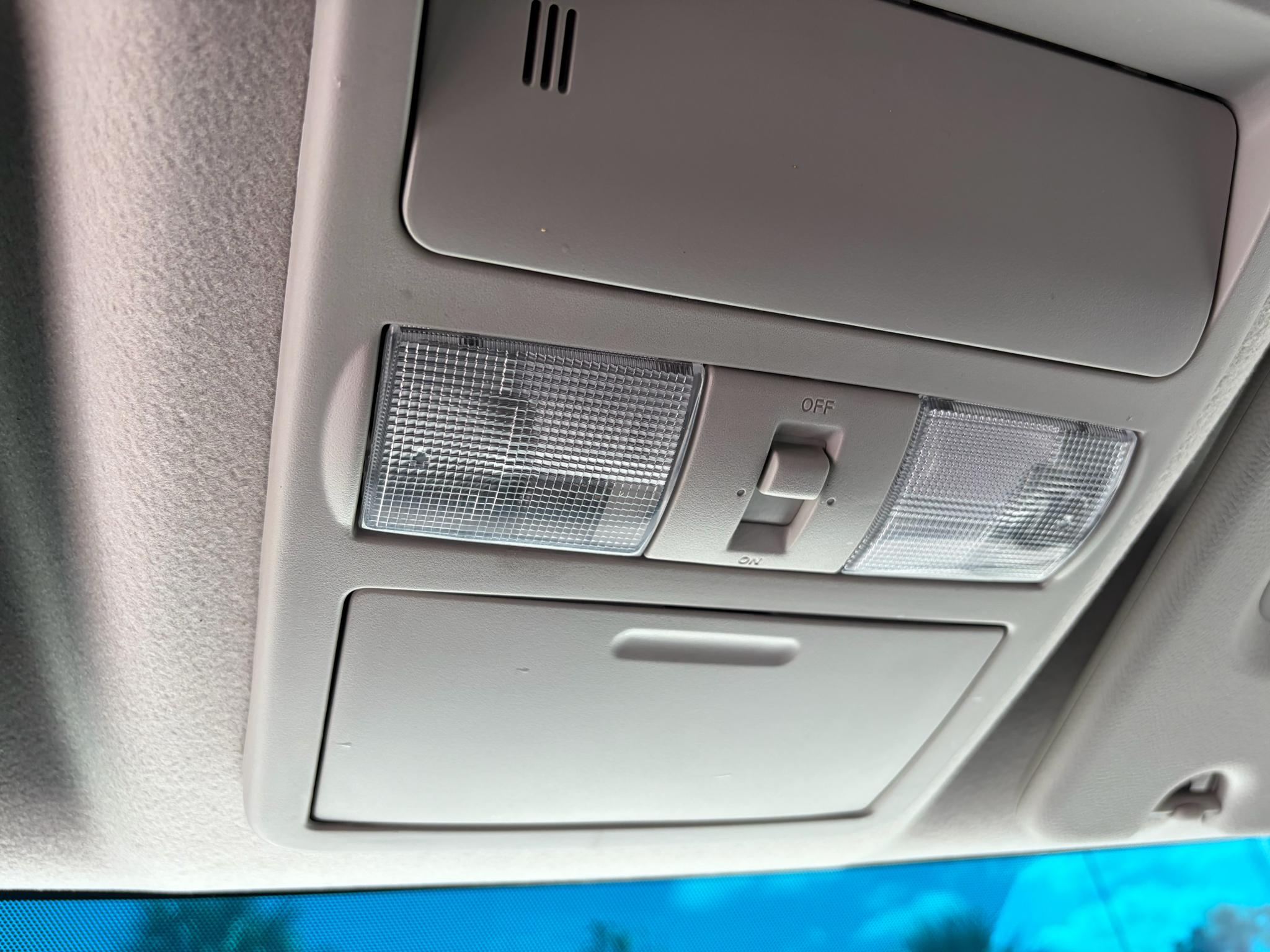 Nissan NV Cargo NV2500 HD Standard Roof V6 SV 2019