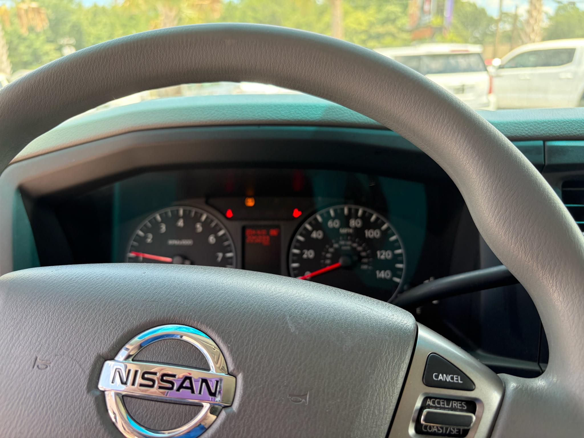Nissan NV Cargo NV2500 HD Standard Roof V6 SV 2019