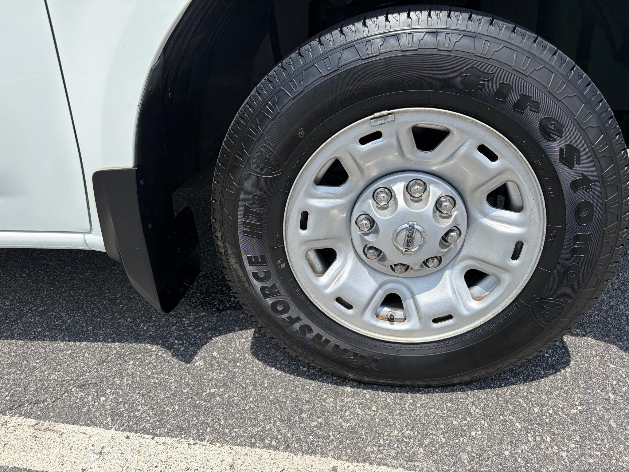 Nissan NV Cargo NV2500 HD Standard Roof V6 SV 2019