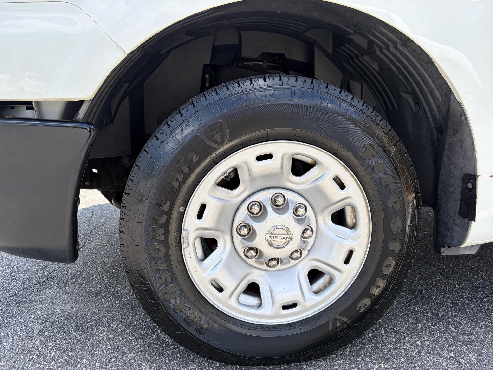 Nissan NV Cargo NV2500 HD Standard Roof V6 SV 2019