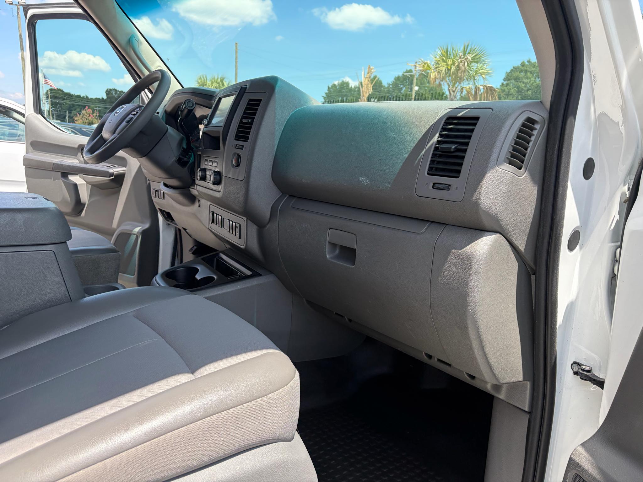 Nissan NV Cargo NV2500 HD Standard Roof V6 SV 2019