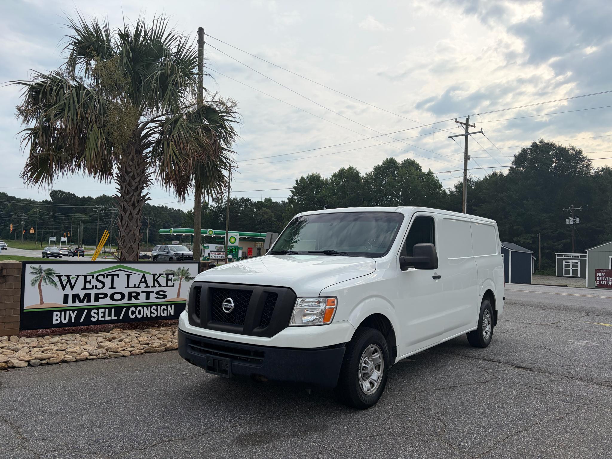 Nissan NV Cargo NV2500 HD Standard Roof V6 SV 2018