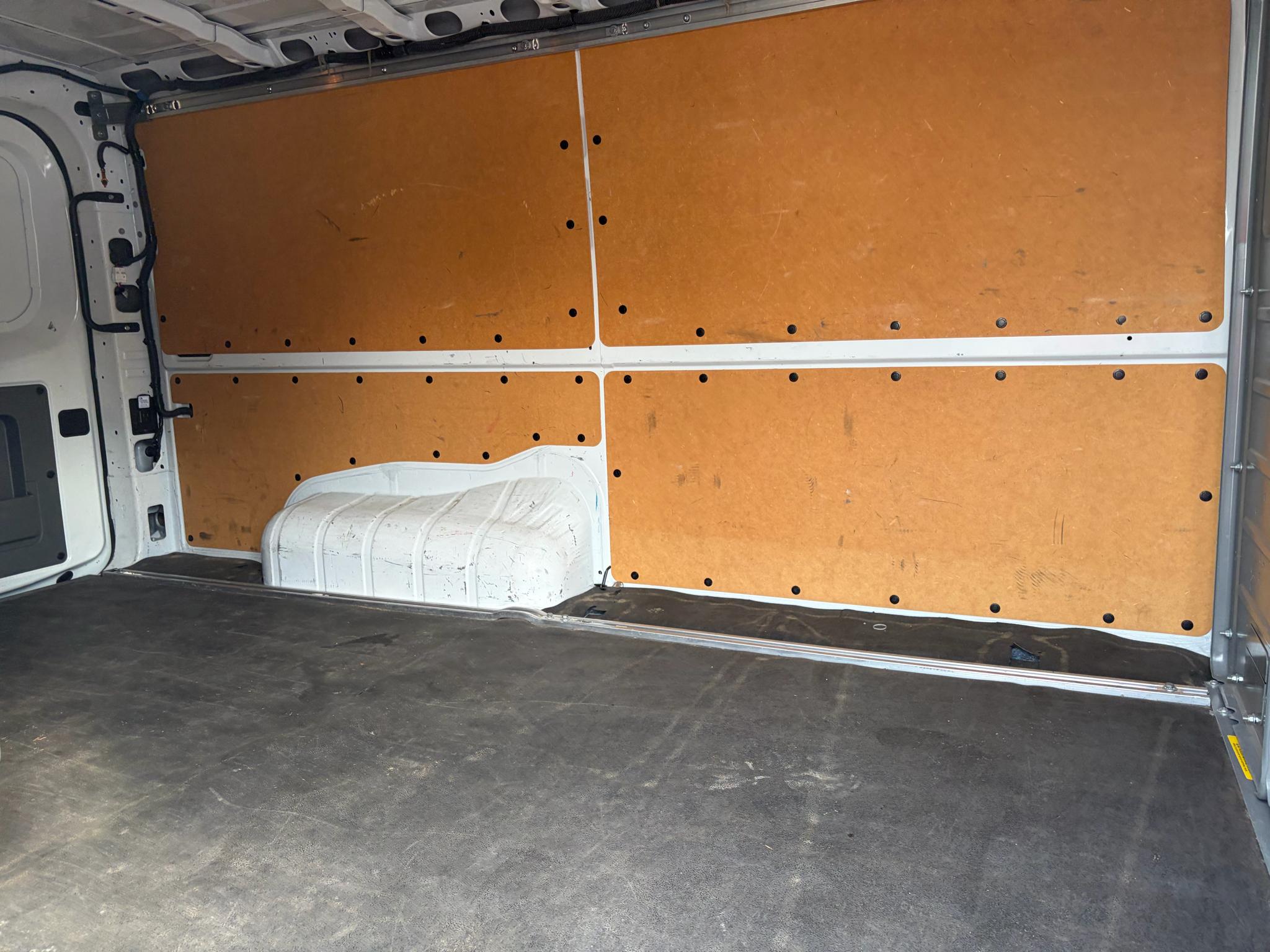 Nissan NV Cargo NV2500 HD Standard Roof V6 SV 2018