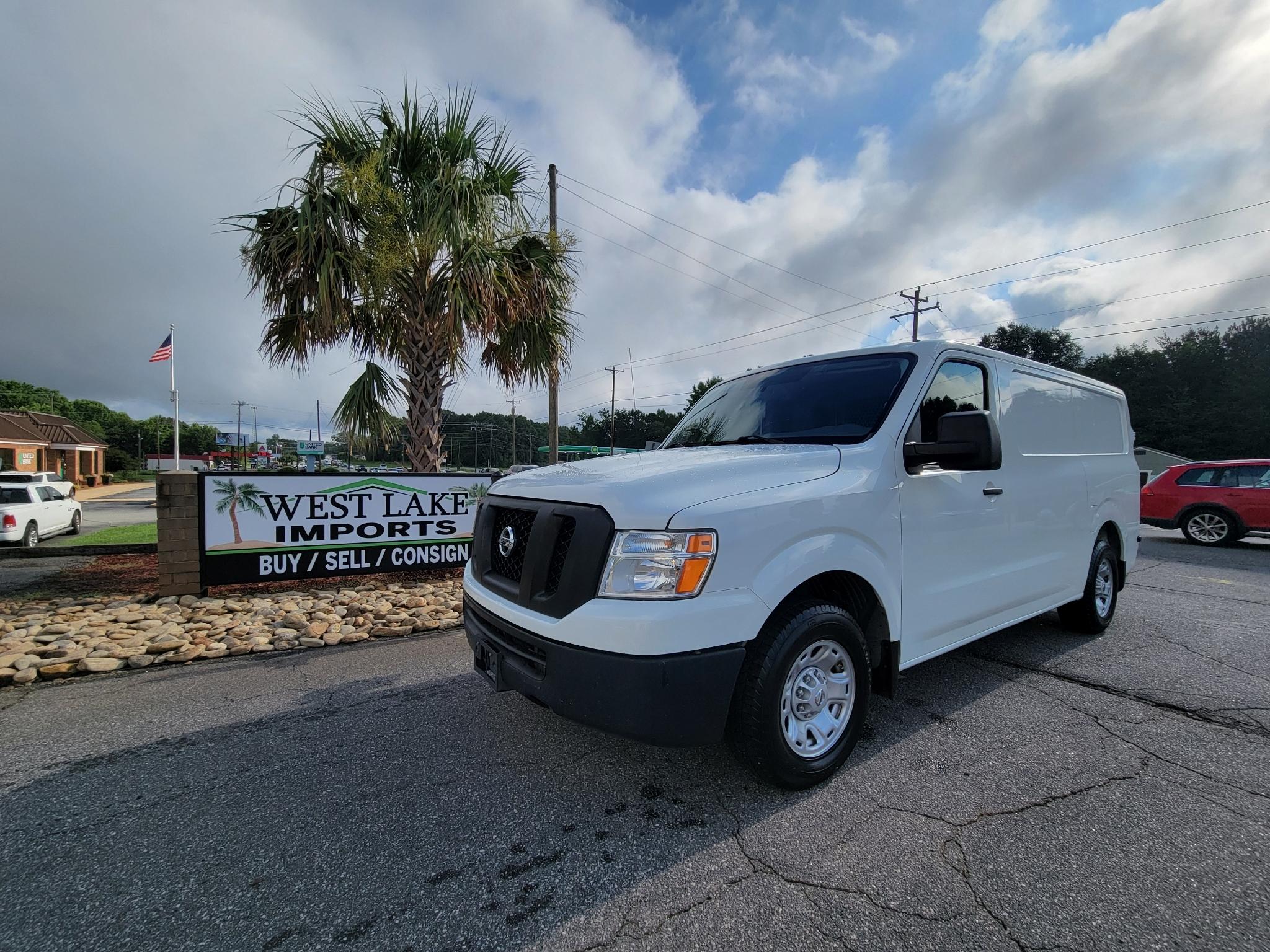 Nissan NV Cargo NV2500 HD Standard Roof V6 SV 2018