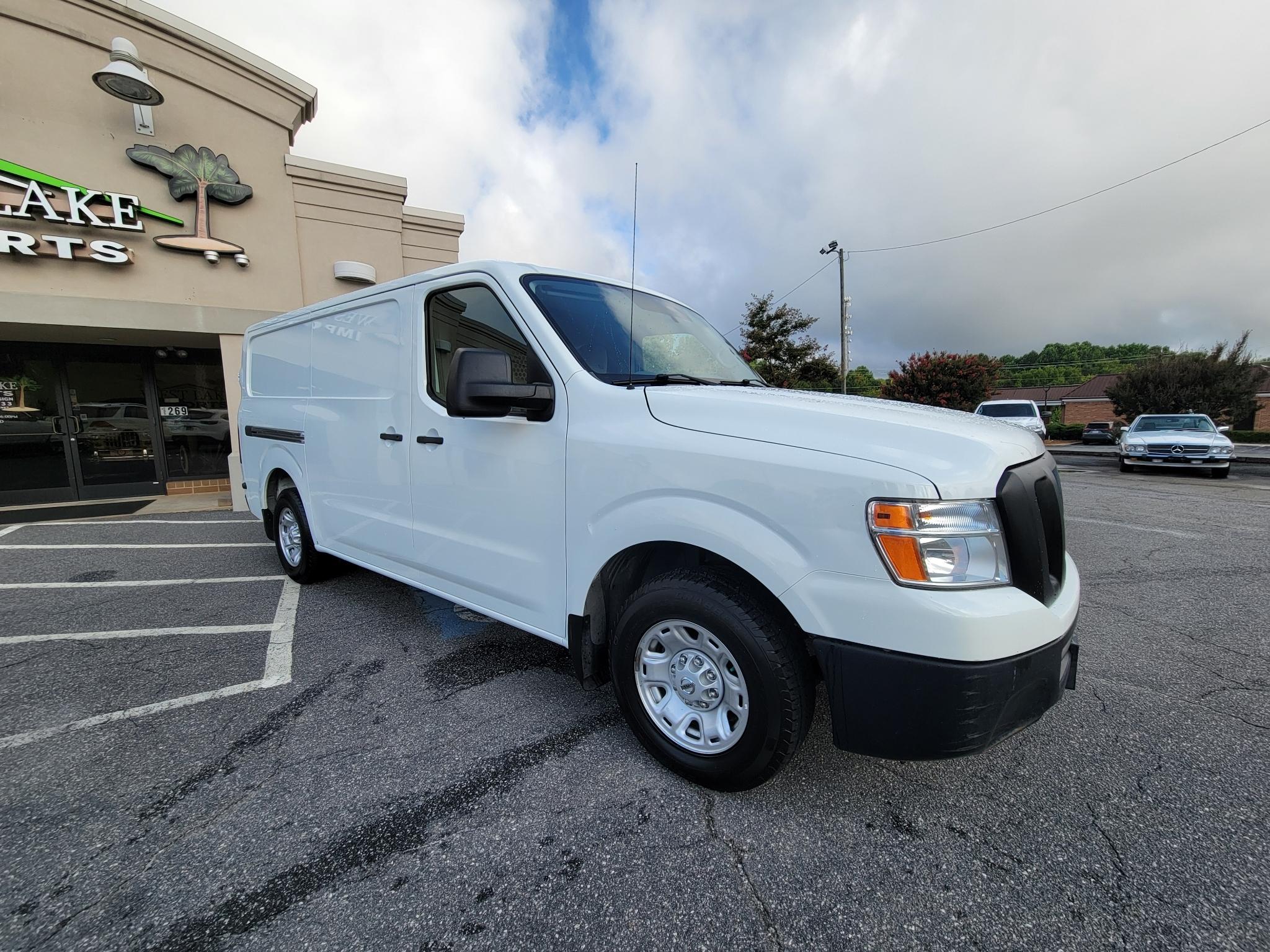 Nissan NV Cargo NV2500 HD Standard Roof V6 SV 2018
