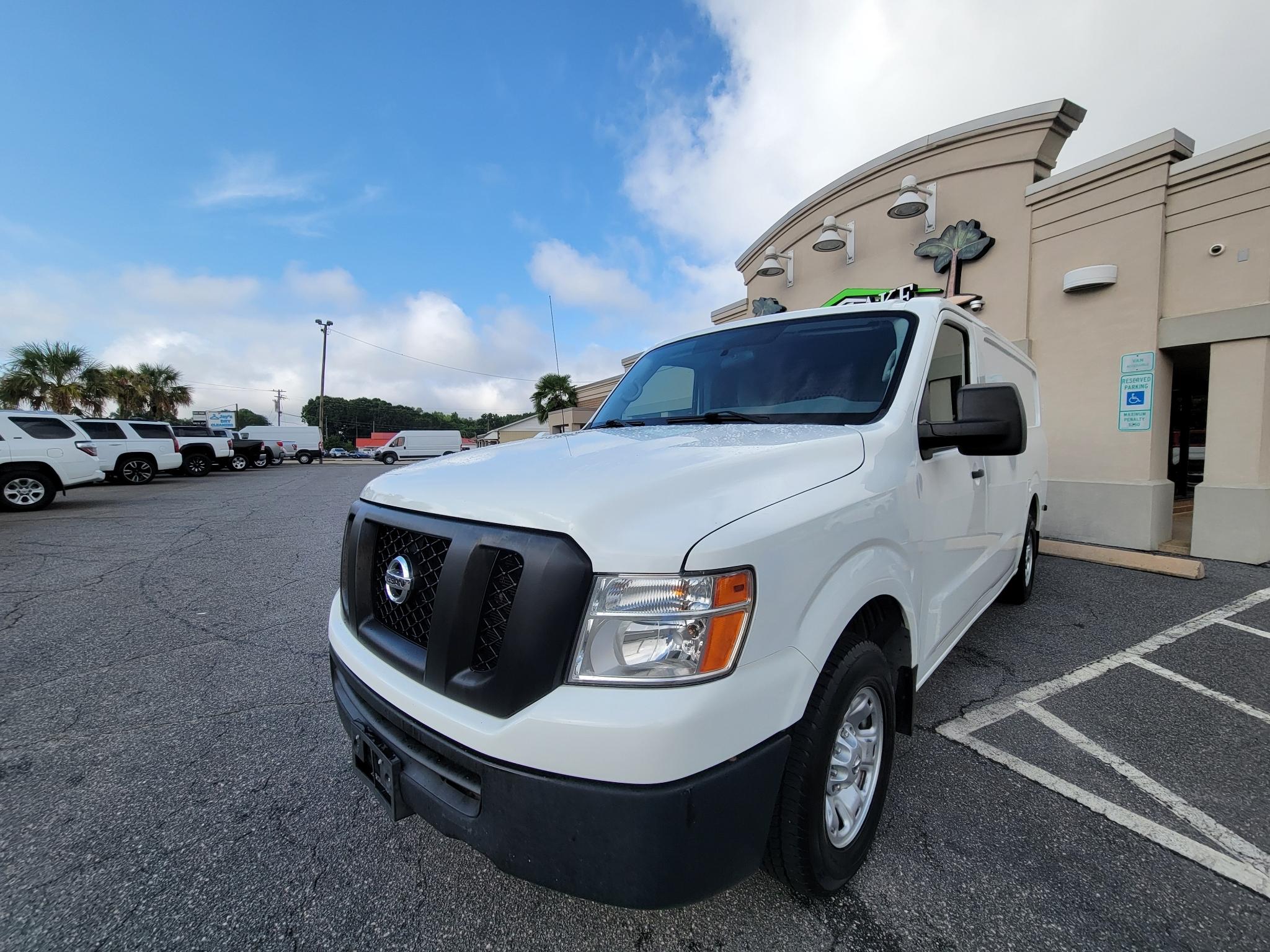 Nissan NV Cargo NV2500 HD Standard Roof V6 SV 2018