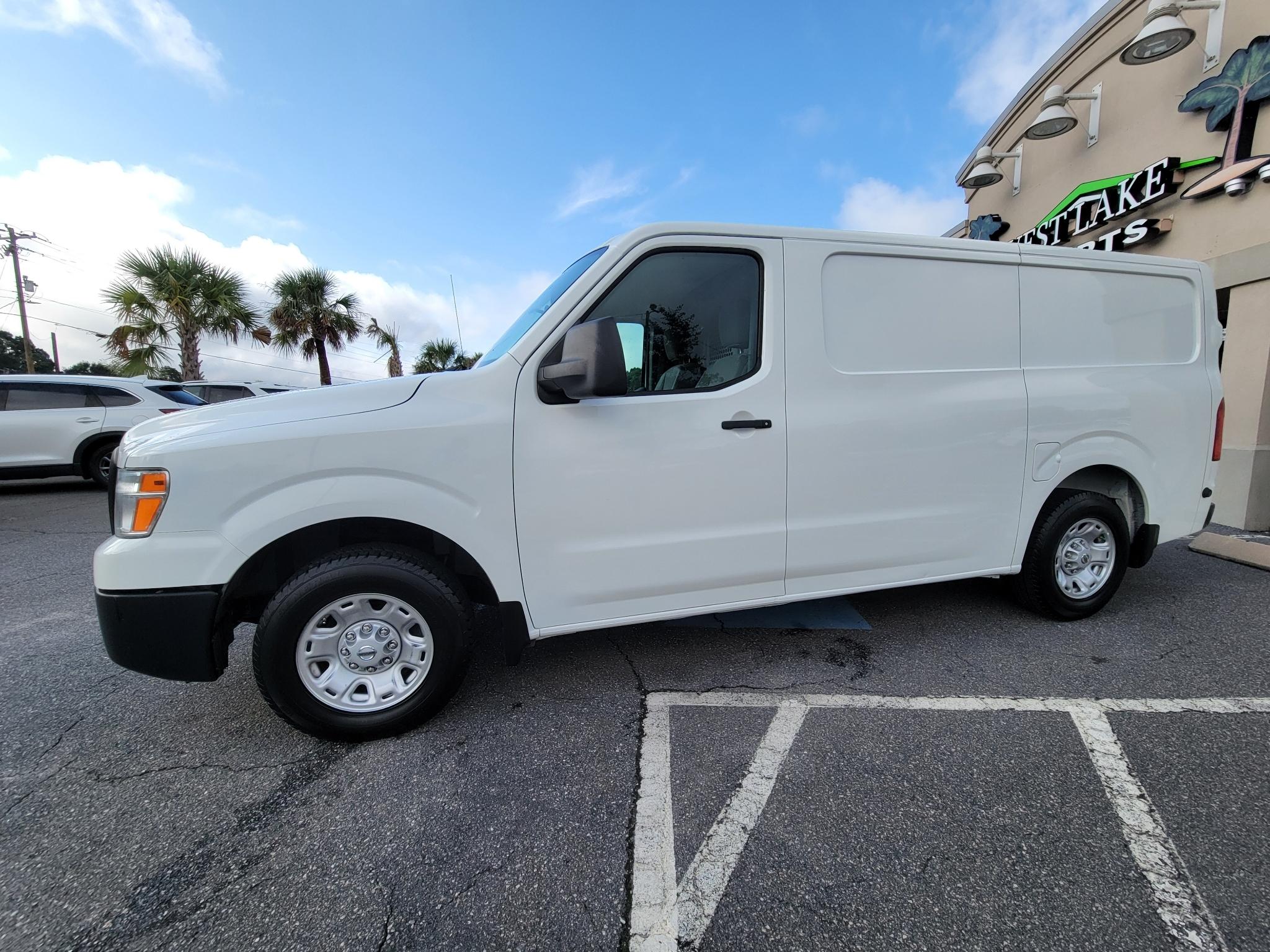 Nissan NV Cargo NV2500 HD Standard Roof V6 SV 2018