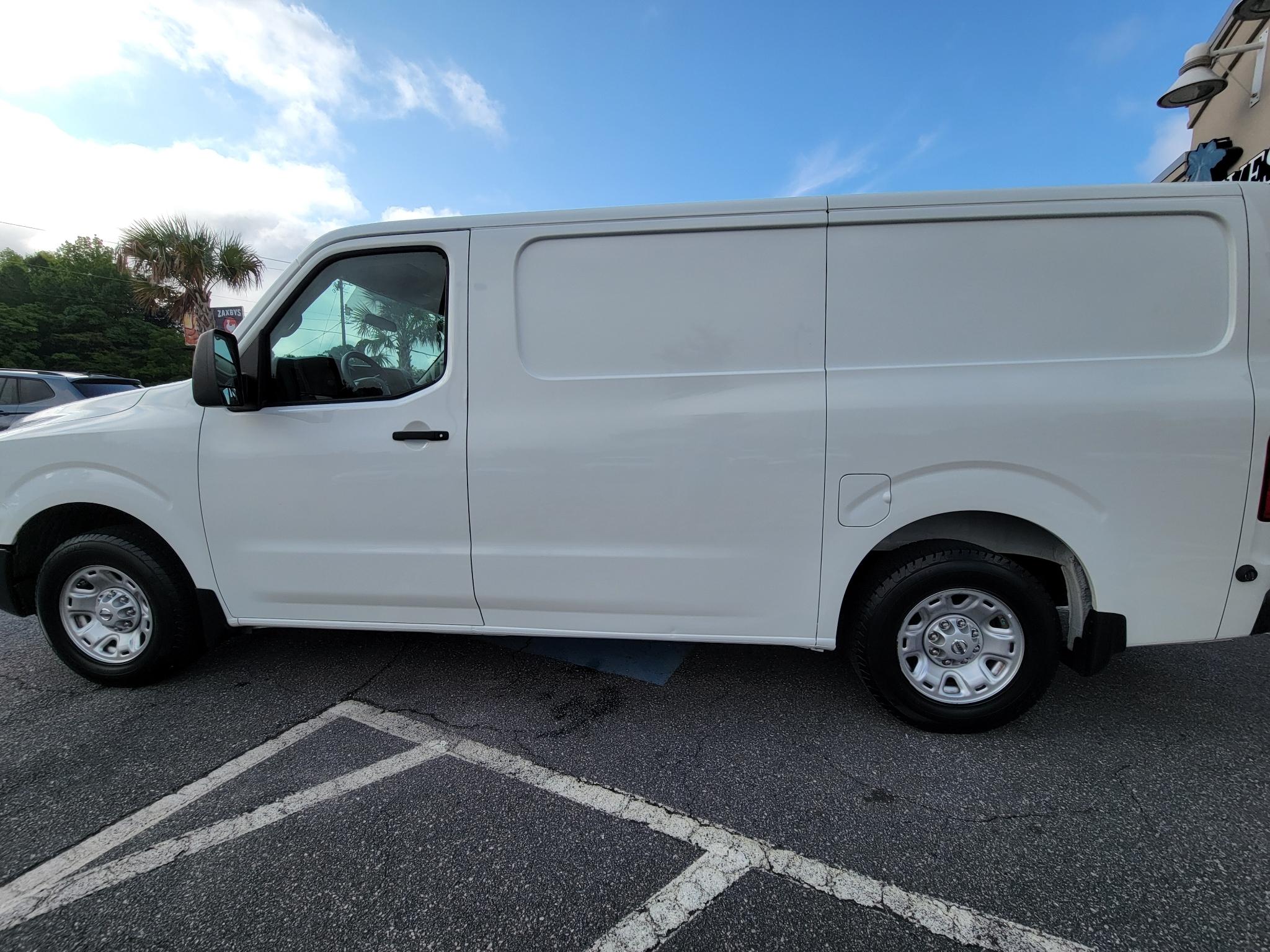 Nissan NV Cargo NV2500 HD Standard Roof V6 SV 2018