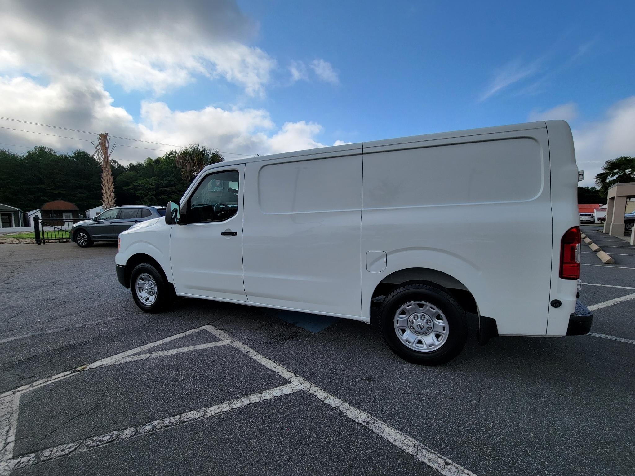 Nissan NV Cargo NV2500 HD Standard Roof V6 SV 2018