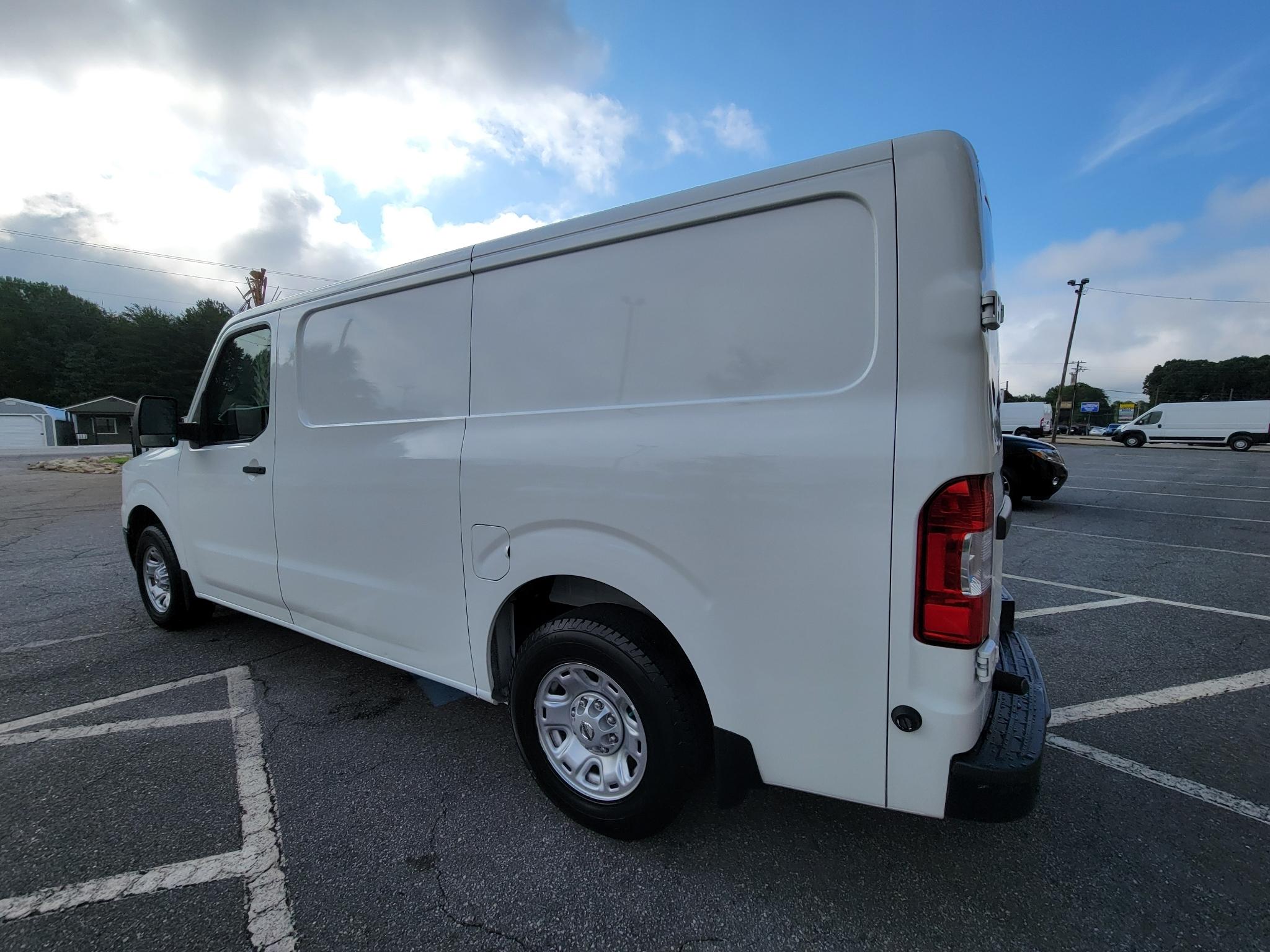 Nissan NV Cargo NV2500 HD Standard Roof V6 SV 2018
