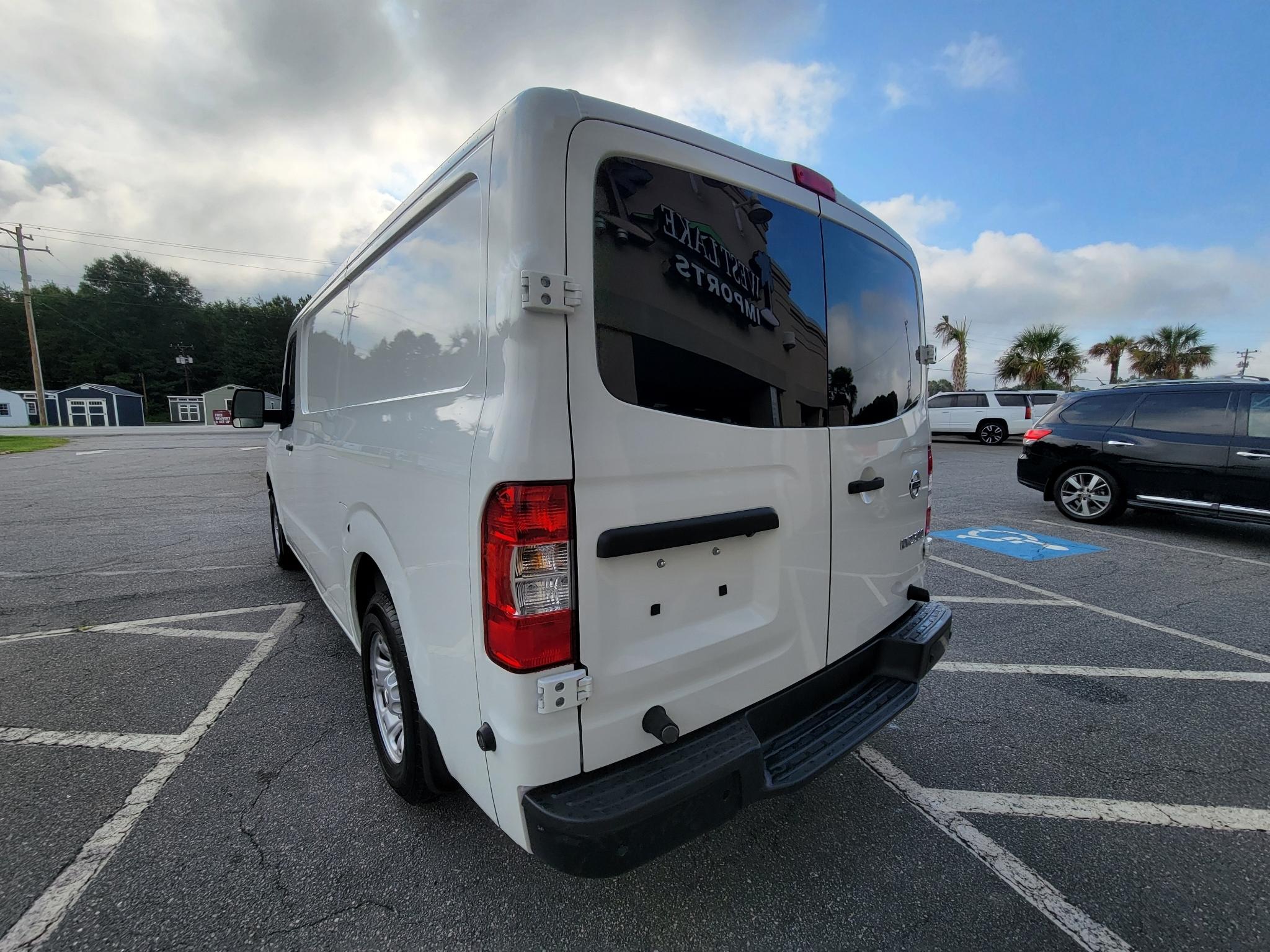 Nissan NV Cargo NV2500 HD Standard Roof V6 SV 2018