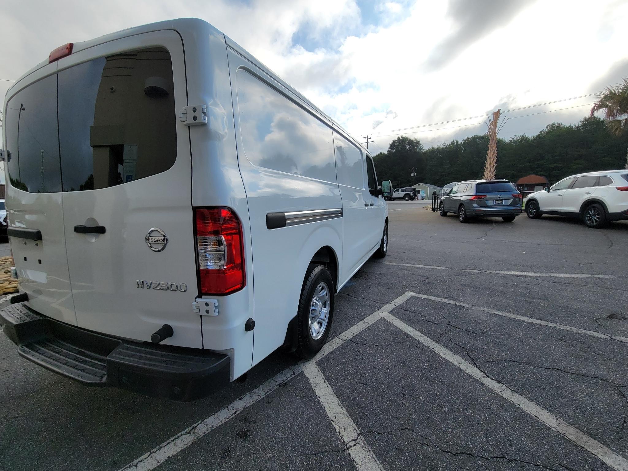 Nissan NV Cargo NV2500 HD Standard Roof V6 SV 2018