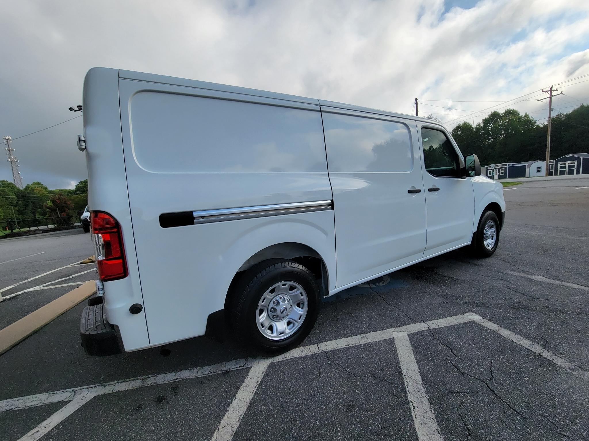 Nissan NV Cargo NV2500 HD Standard Roof V6 SV 2018