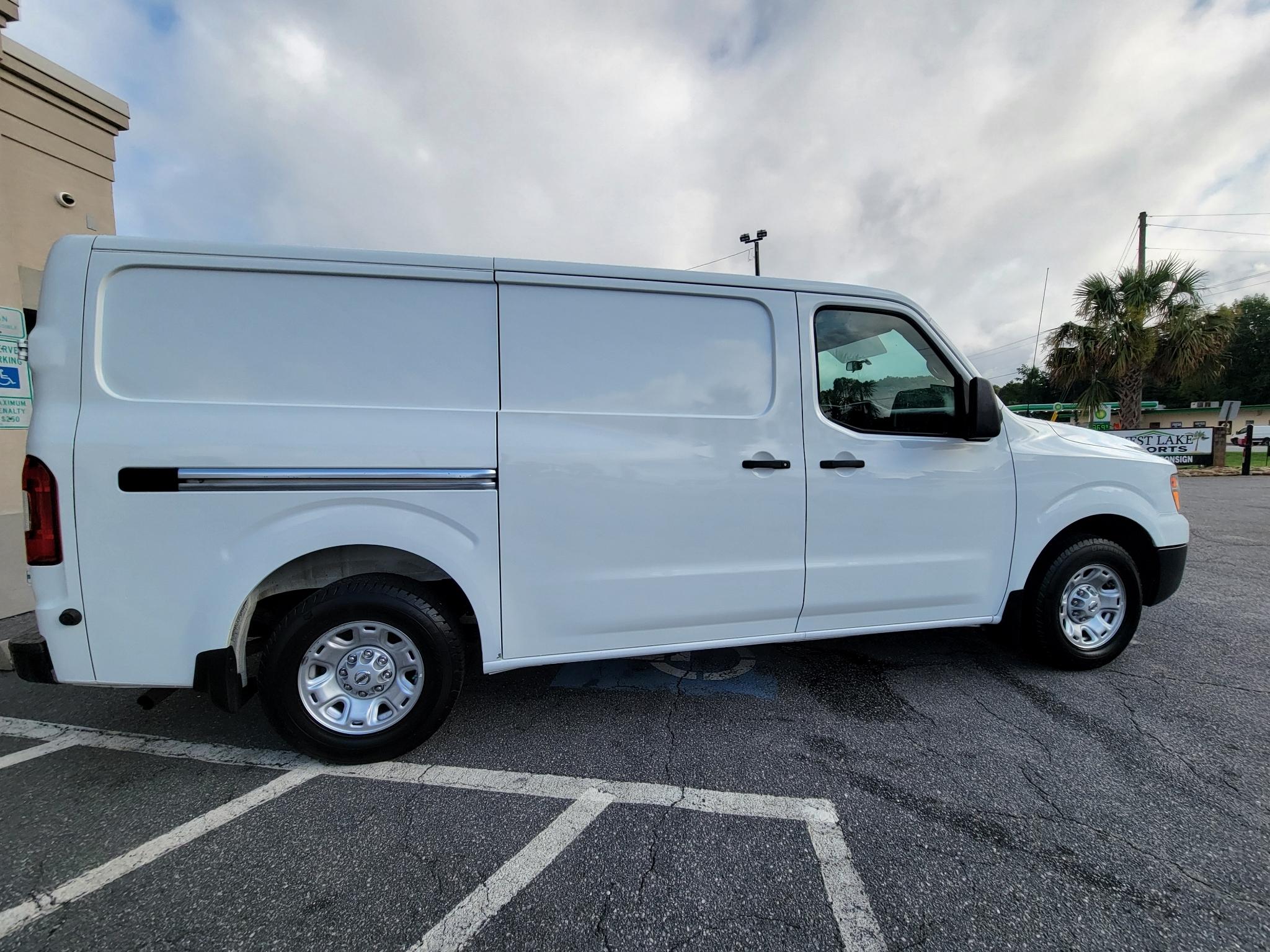 Nissan NV Cargo NV2500 HD Standard Roof V6 SV 2018