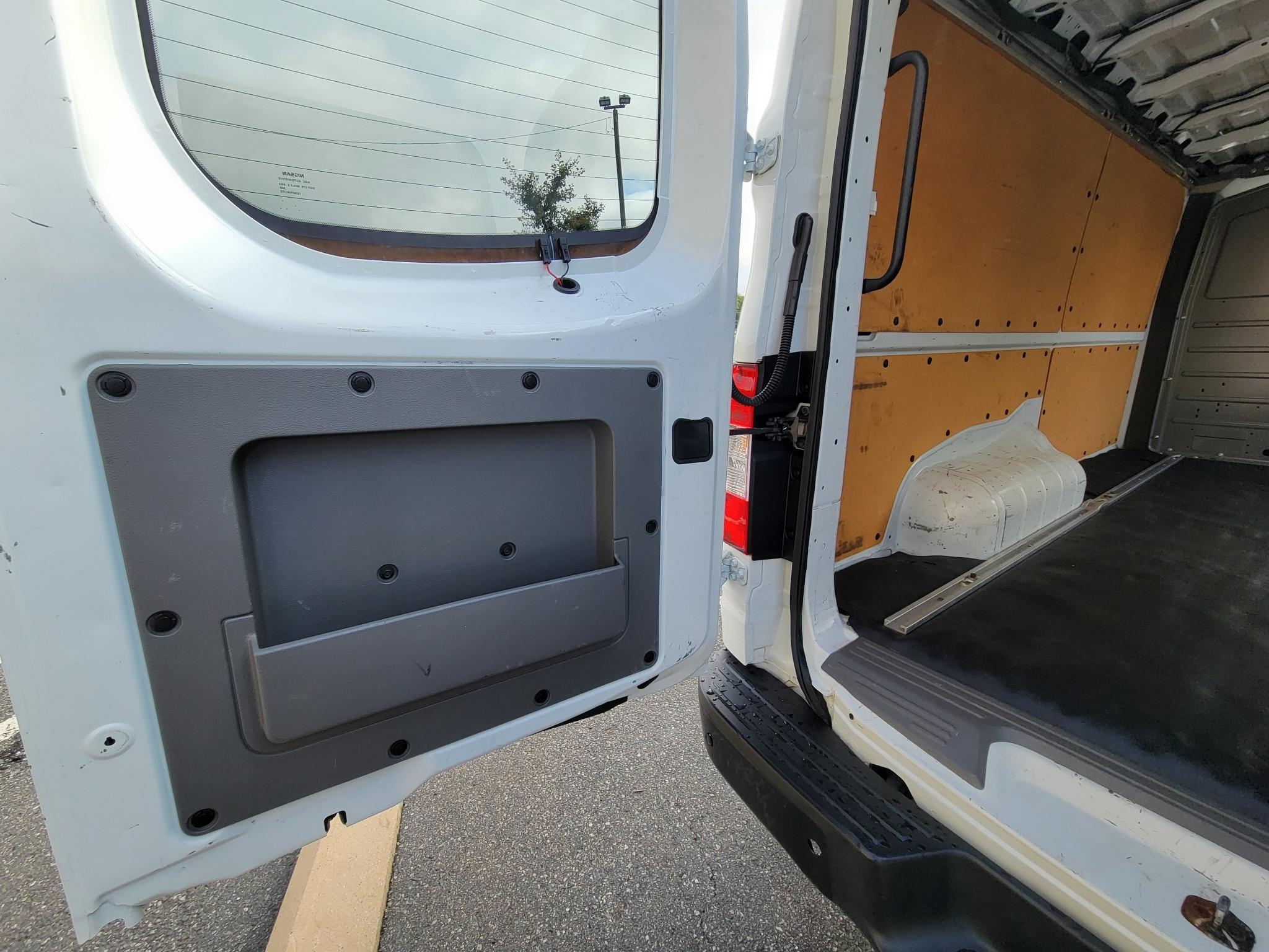 Nissan NV Cargo NV2500 HD Standard Roof V6 SV 2018