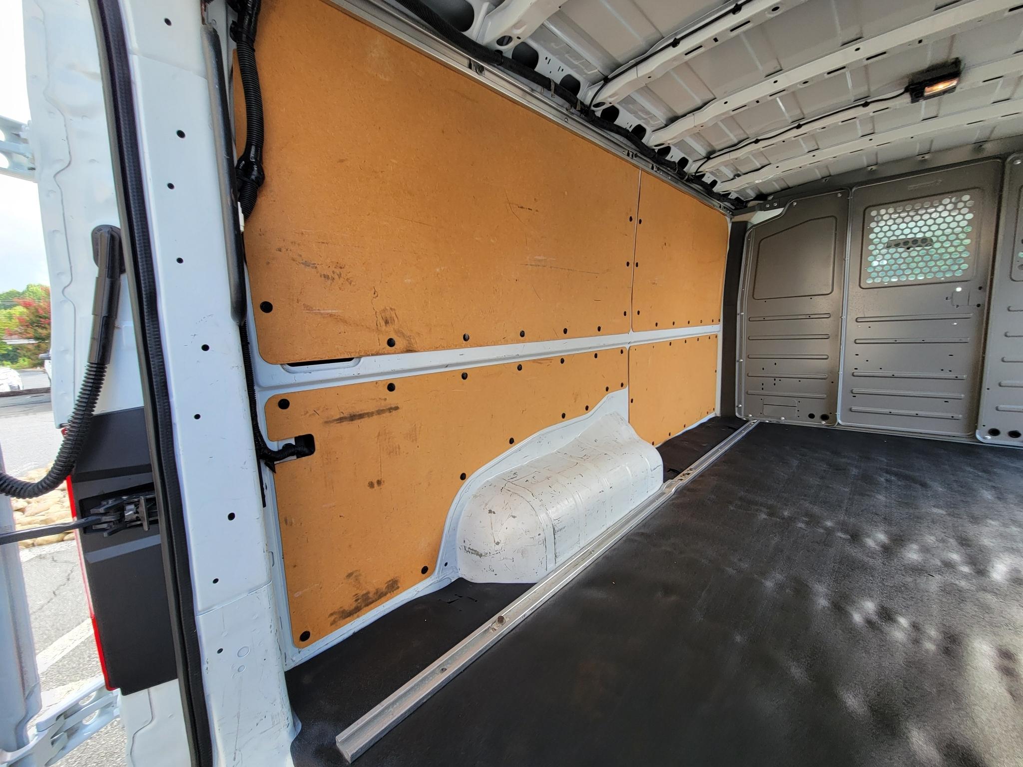 Nissan NV Cargo NV2500 HD Standard Roof V6 SV 2018